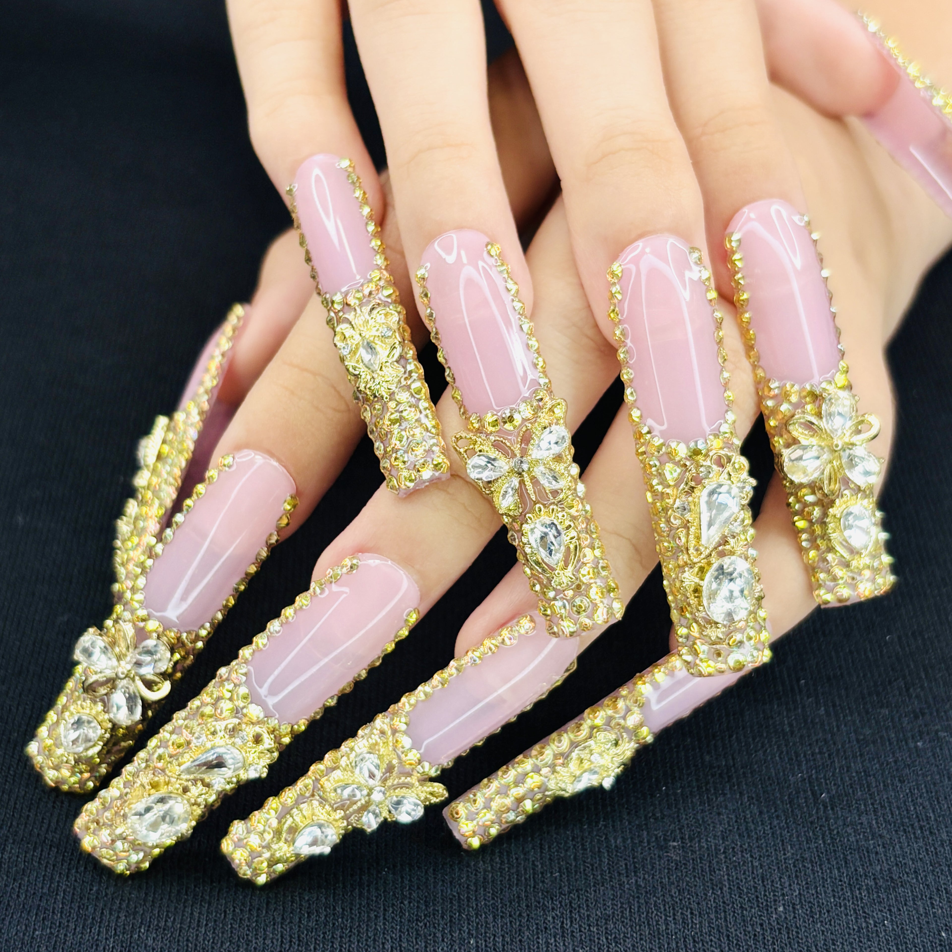 {10pcs} Gold Rhinestone Butterfly Press-On Nails