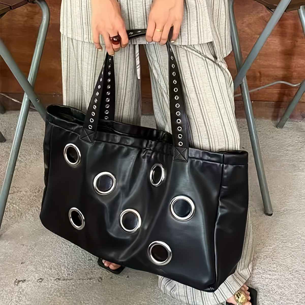 Vintage Large Capacity Rivet Eyelet Decor Underarm Shoulder Bag, Fashionable Large Capacity Rivet Eyelet Decor Handbag, Large Capacity Punk Style Rivet Decor Tote Bag, High-Quality PU Material, Extra Large Capacity, Rivet Eye