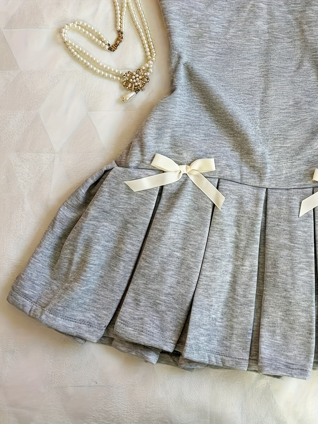 Casual Bow-Decorated Pleated Hem Dress