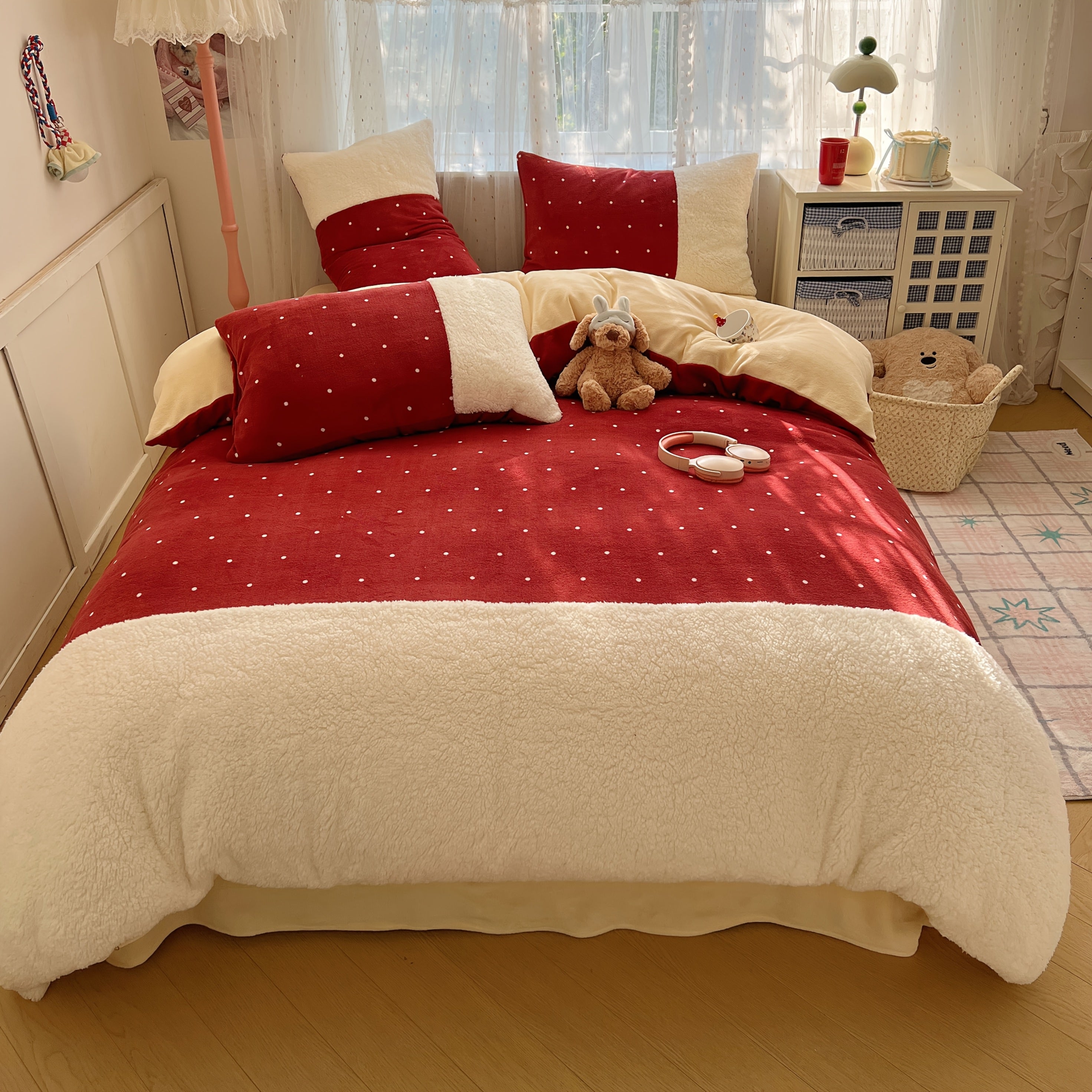 Milk Velvet Four-Piece Set with Spliced Duvet Cover in Two-Tone Color Scheme