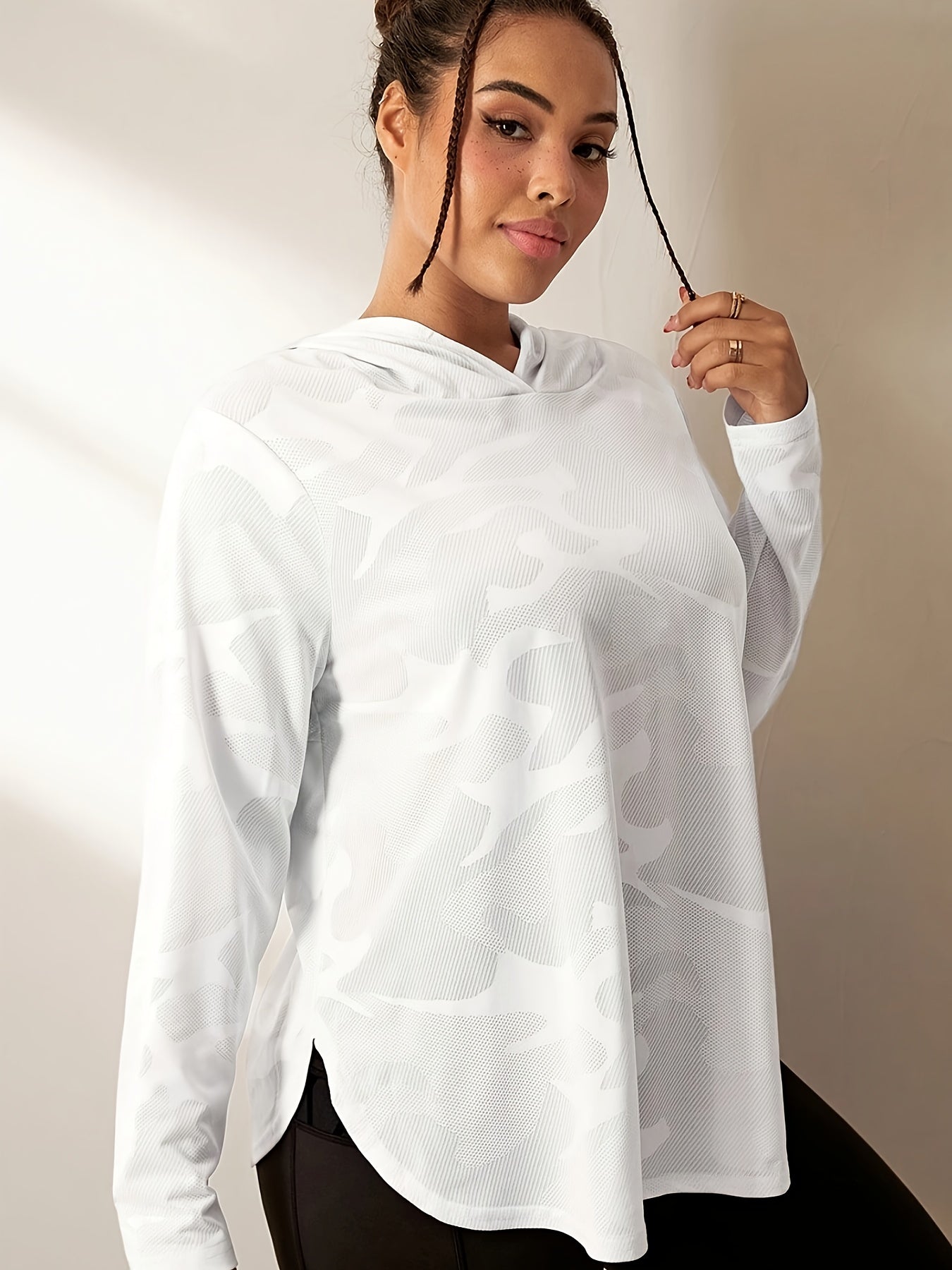 Hooded Sports Shirt Ultra-Thin Camouflage Loose Pullover with Split Back and Bow Design