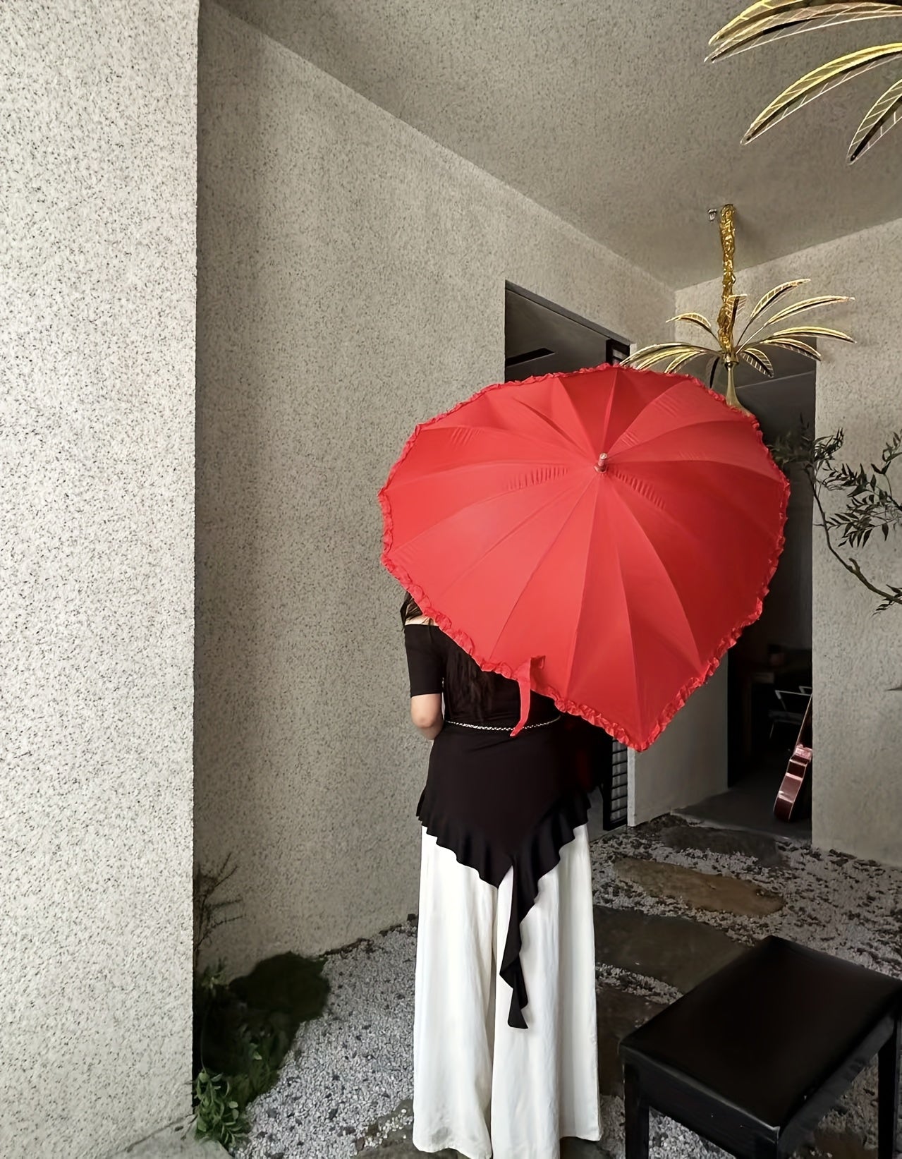 1pc Heart-Shaped Red Lace Umbrella with Floral Design - 16-Rib Manual Open/Close, Durable Plastic & Aluminum Alloy Frame, for Women, Perfect for Beach, Beach Umbrella