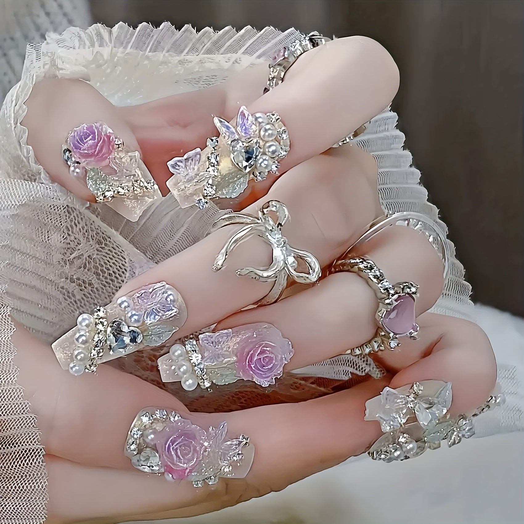 {24pcs} Shiny Flower Fake Nails