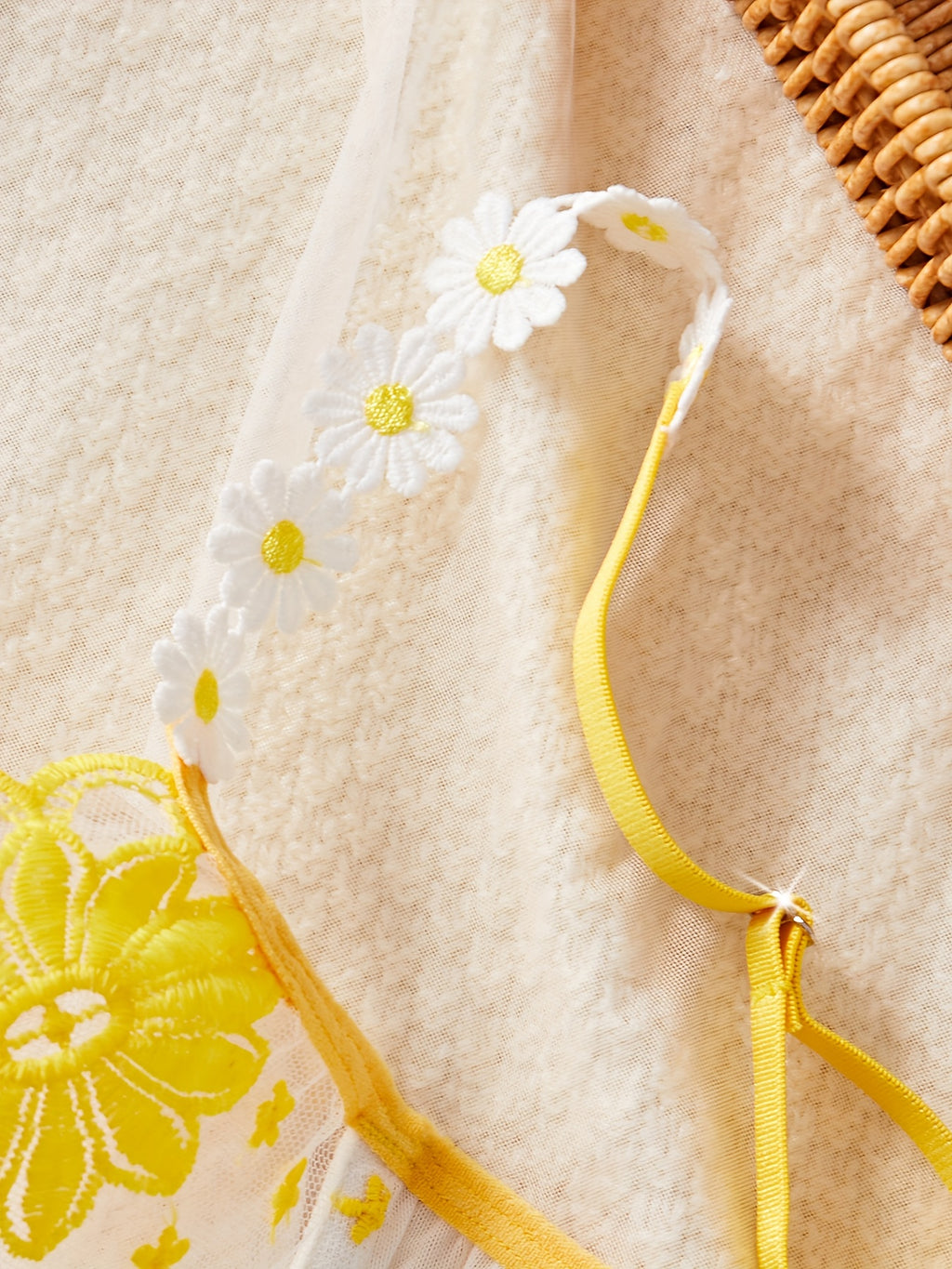 Daisy Mesh Bra Set