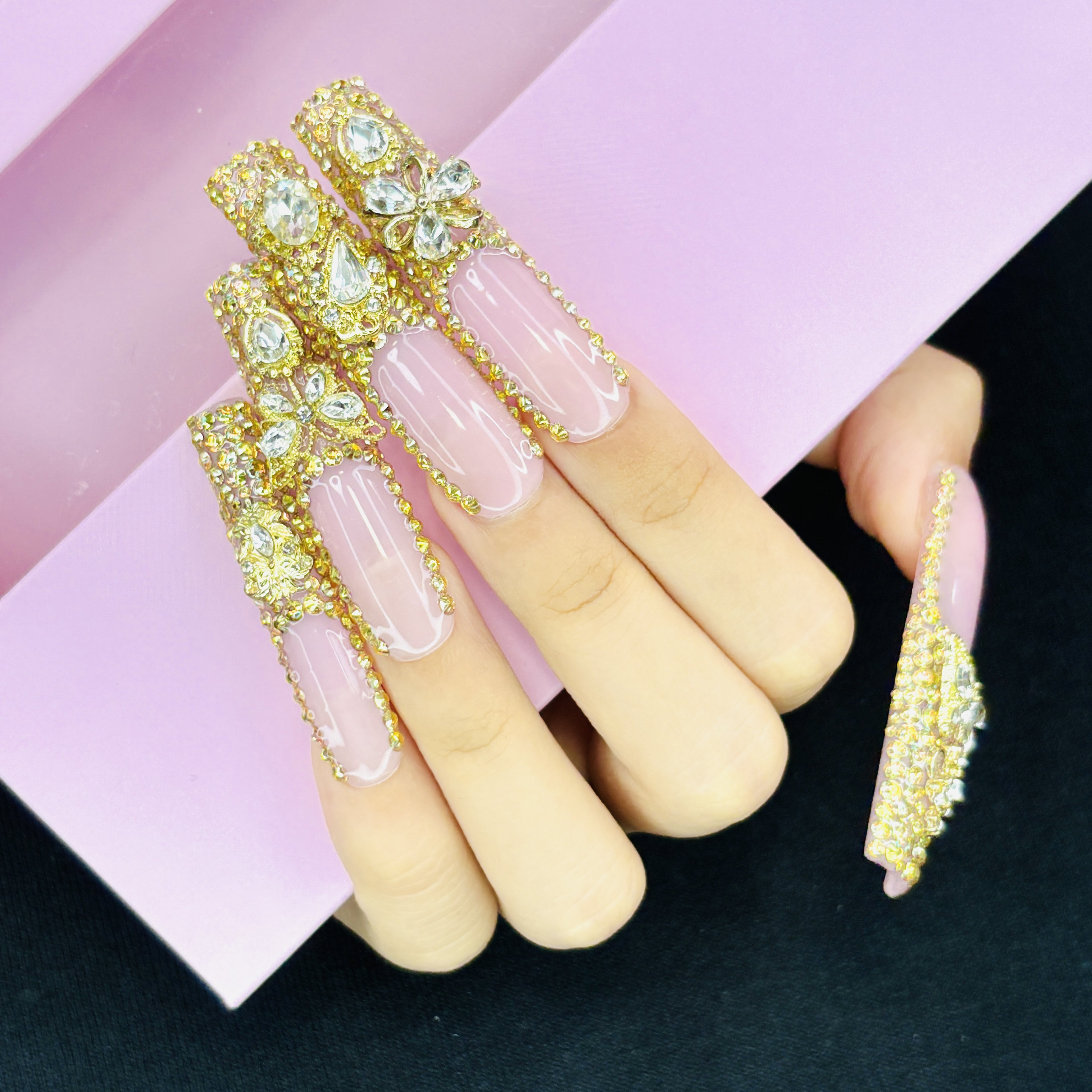 {10pcs} Gold Rhinestone Butterfly Press-On Nails