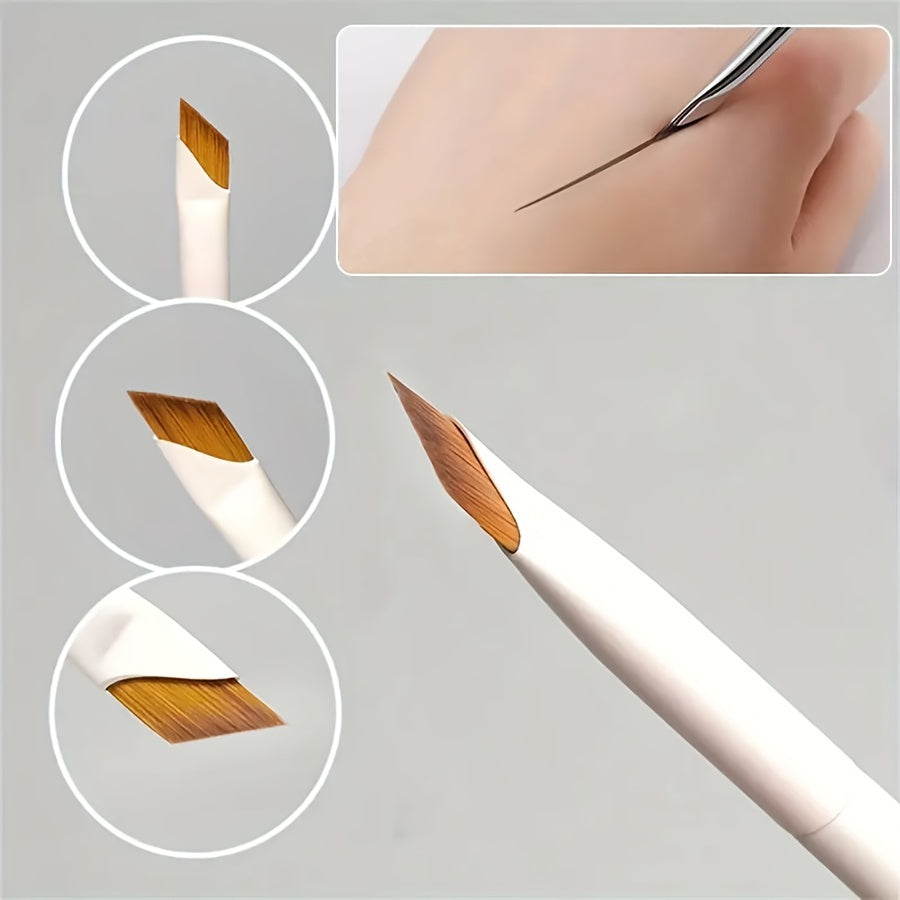 Angled Eyeliner Brush