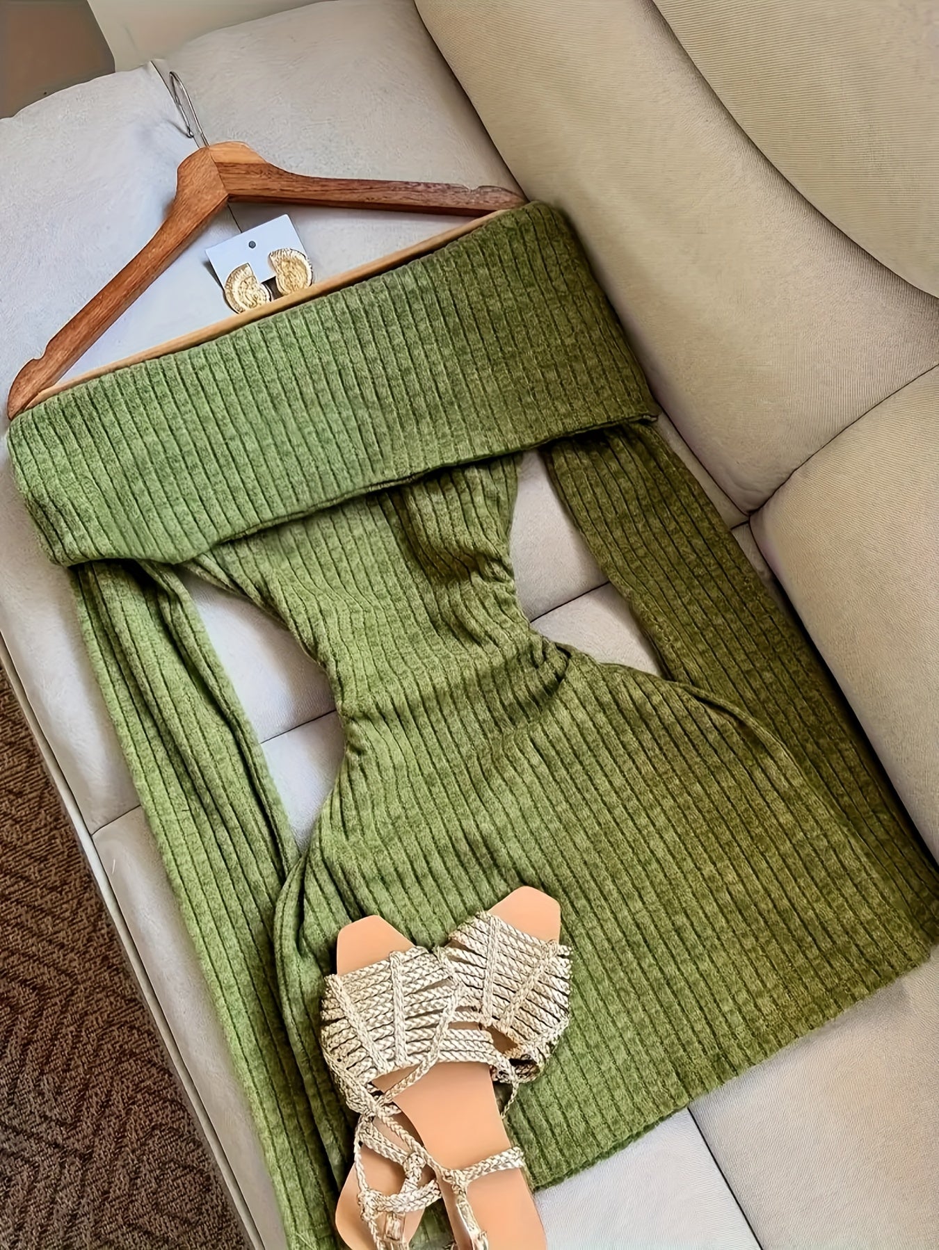 Women's Y2K Green Off-the-Shoulder Boat Neck Jumpsuit - Solid green floor-length party dress with short sleeves, machine washable formal & casual Outfit for spring/summer/fall events, beach parties, and Casual Attire - Elegan