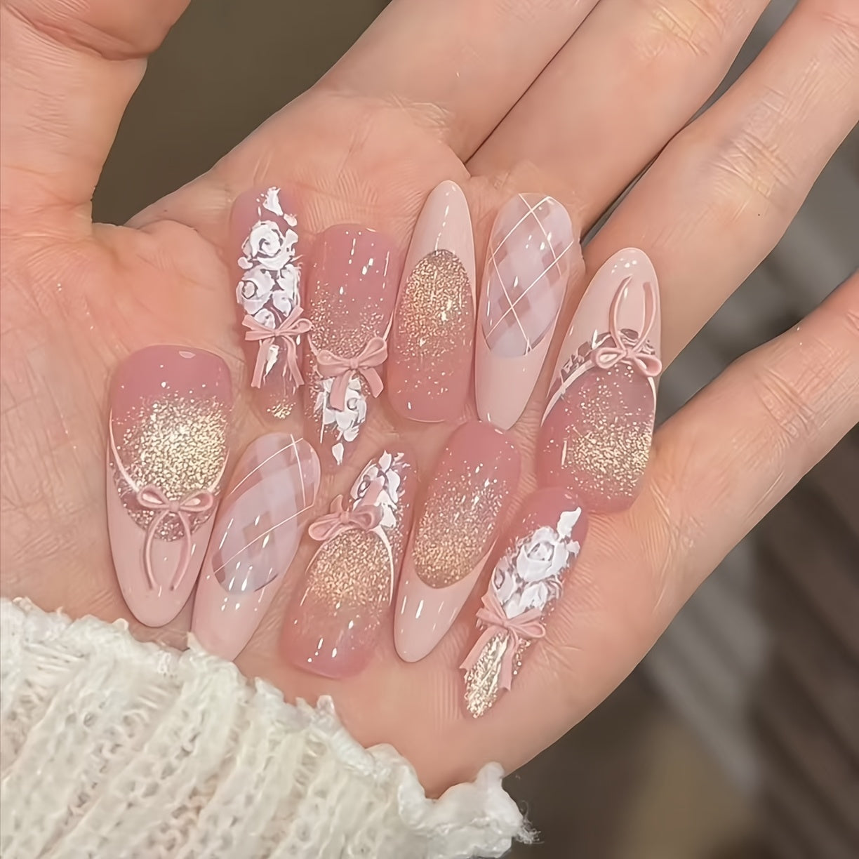 10pcs of Handcrafted Fairy Tale Story-Themed Sweet And Cute Cat-Eye French-Style Hand-Painted Gradient Floral Nail Art