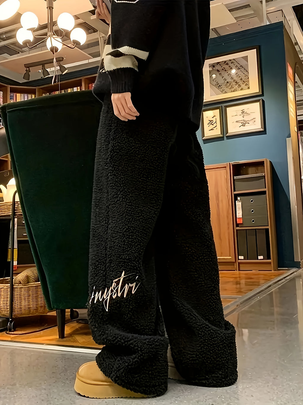 Fleece-Lined Embroidered Casual Pants