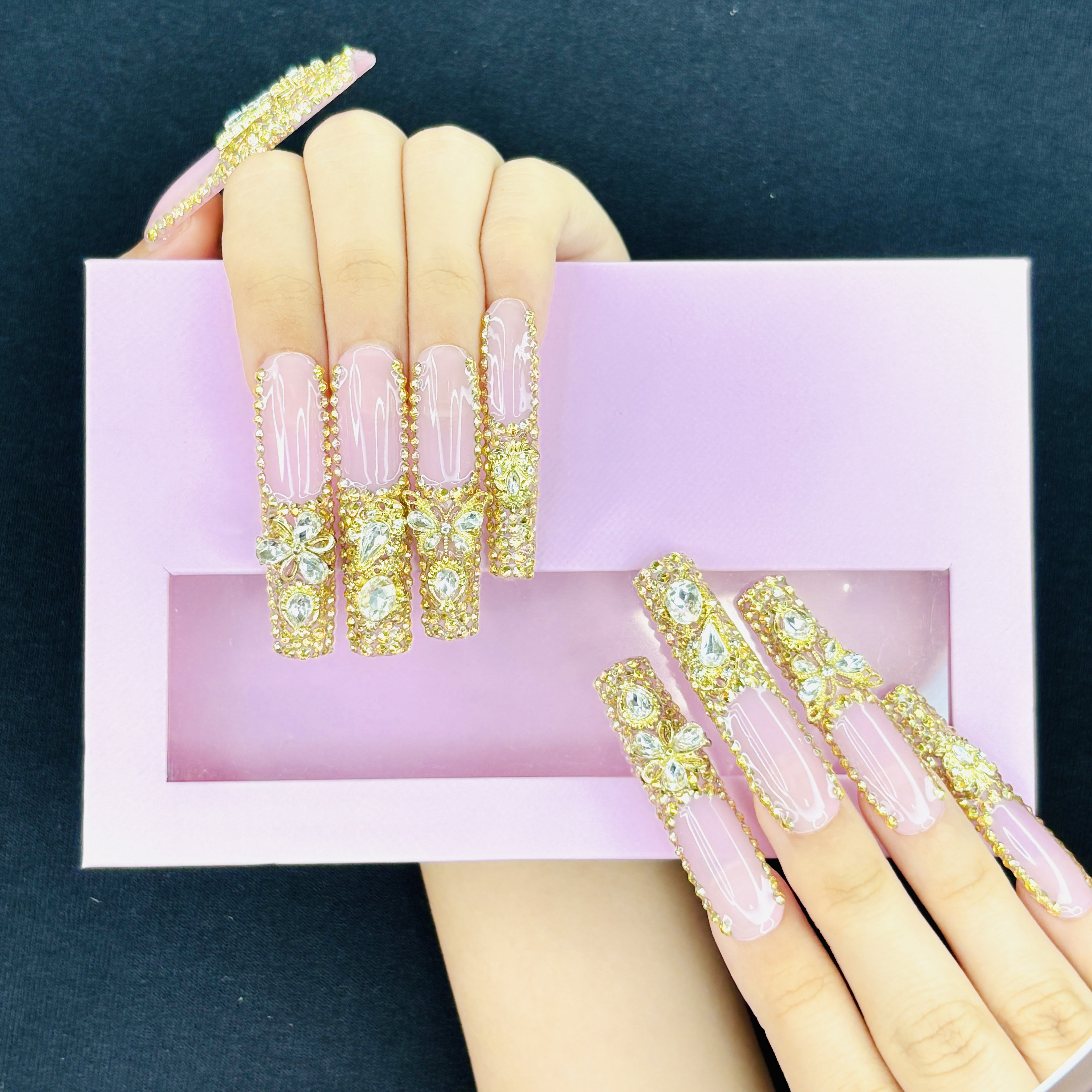 {10pcs} Gold Rhinestone Butterfly Press-On Nails