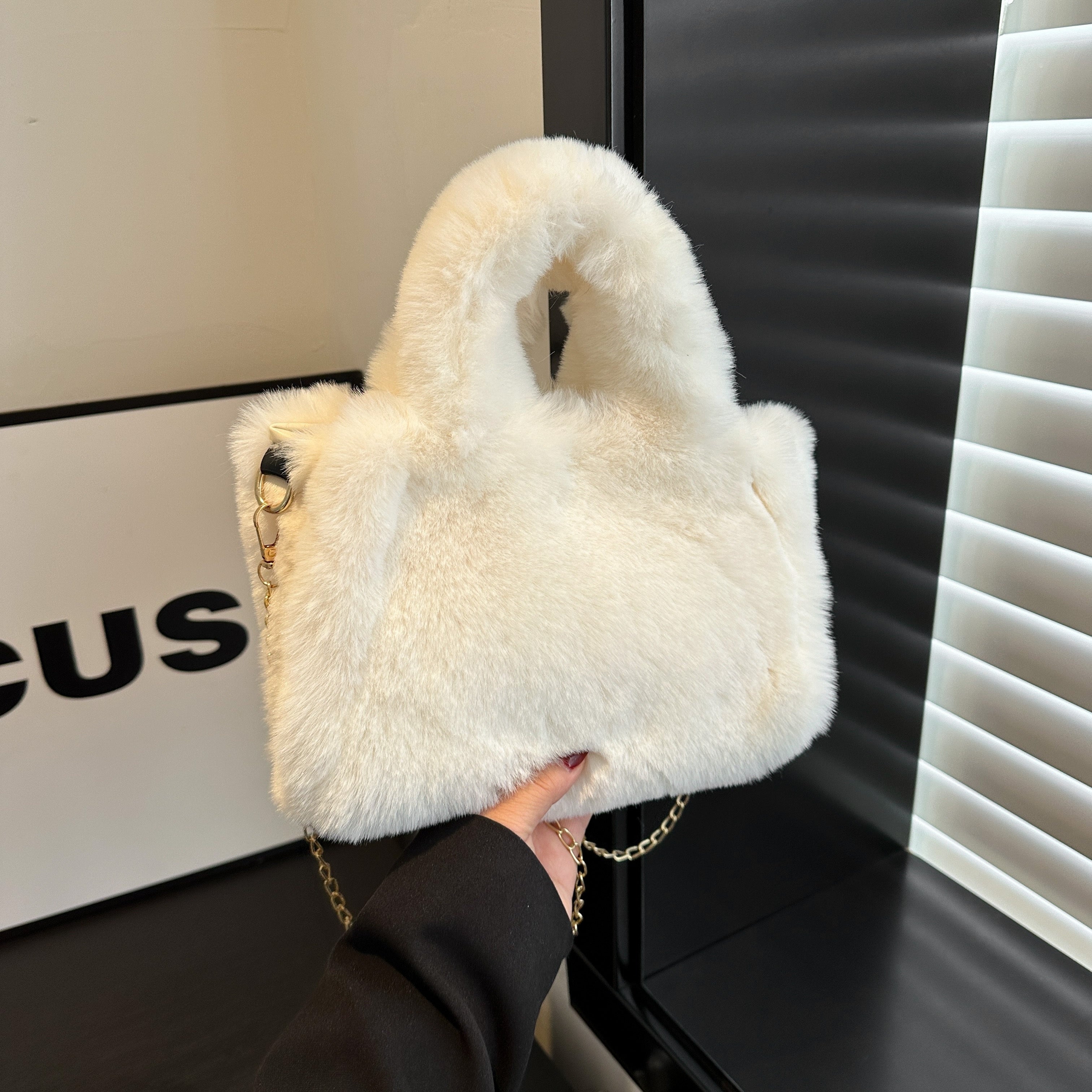 Plush Faux Fox Fur Classic Stylish Versatile Casual Shoulder Bag