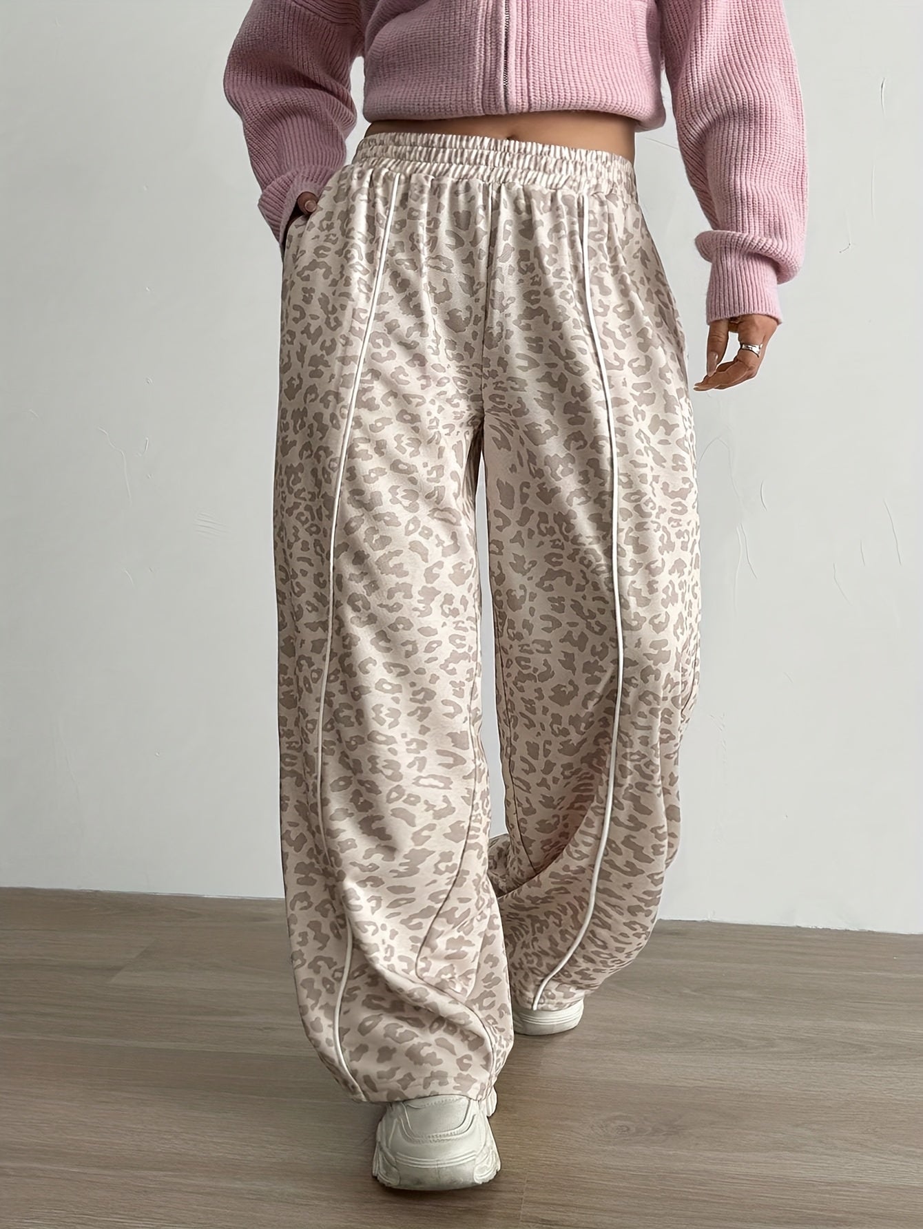 Leisure Pants with Color Block Leopard Print