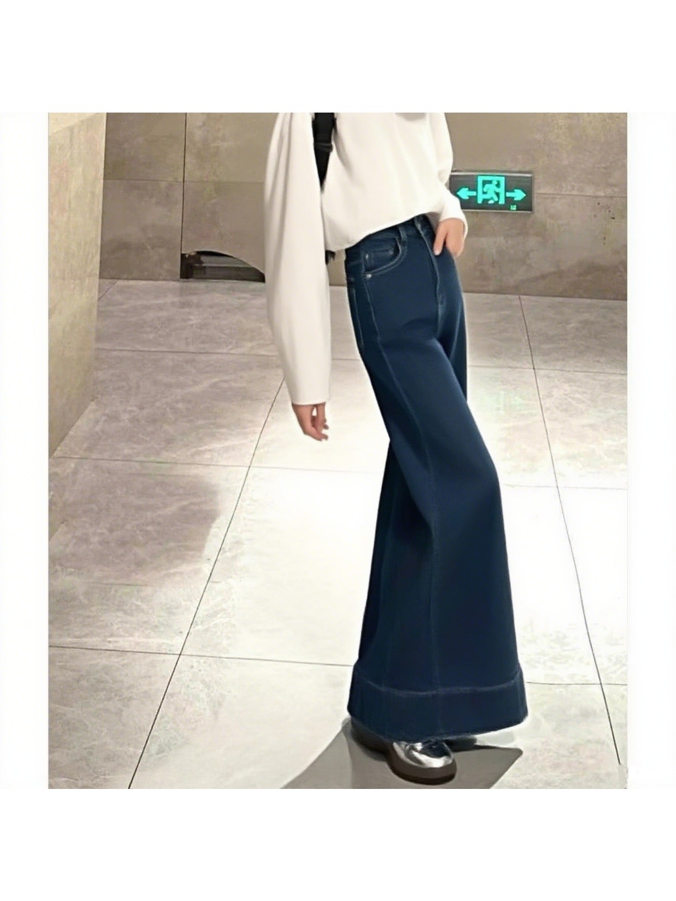 Vintage High-Waisted Wide Leg Jeans