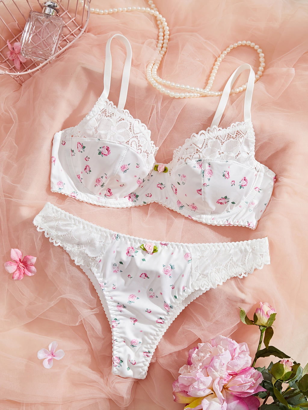 Lingerie Set with Contrast Lace Trim