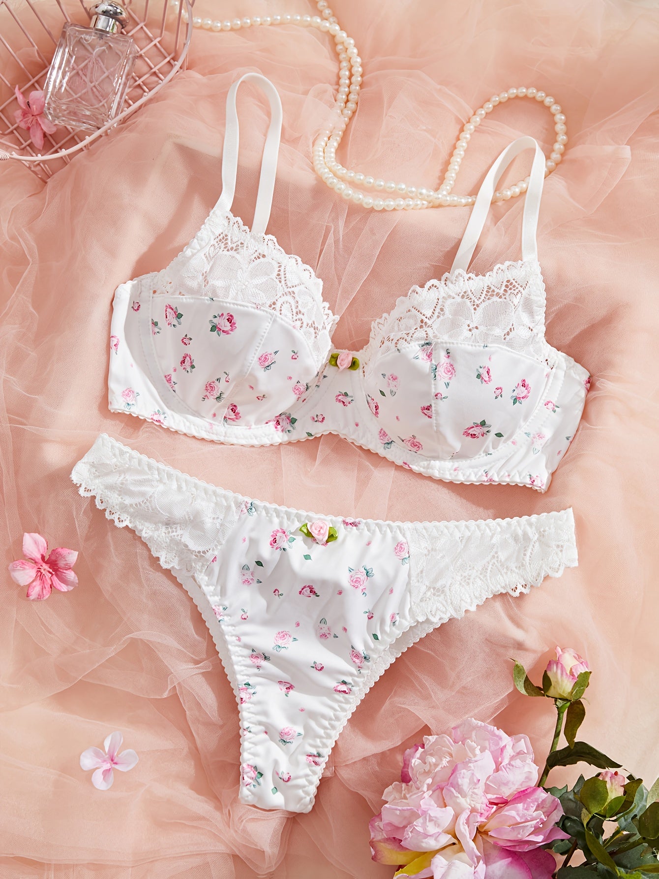 Lingerie Set with Contrast Lace Trim