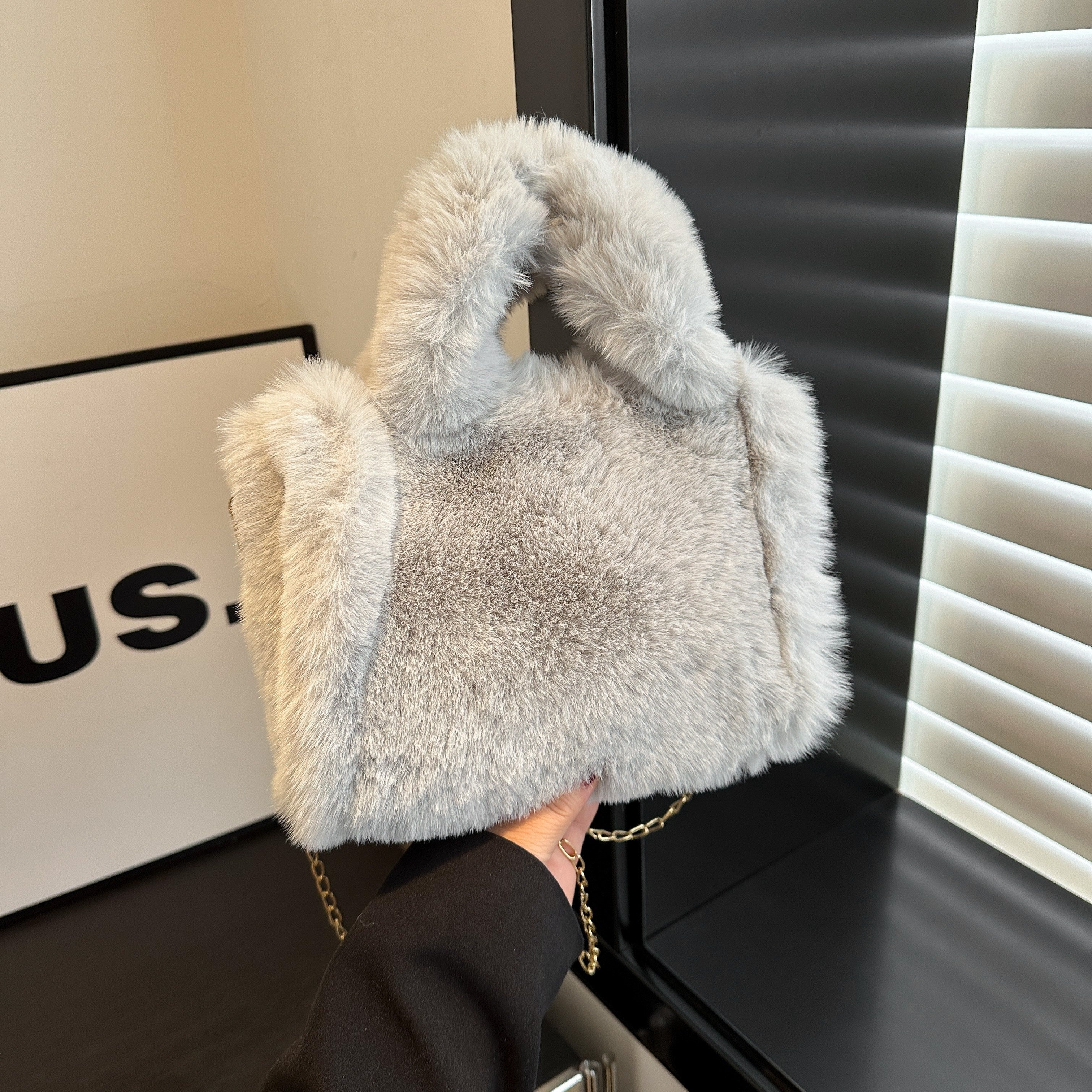 Plush Faux Fox Fur Classic Stylish Versatile Casual Shoulder Bag