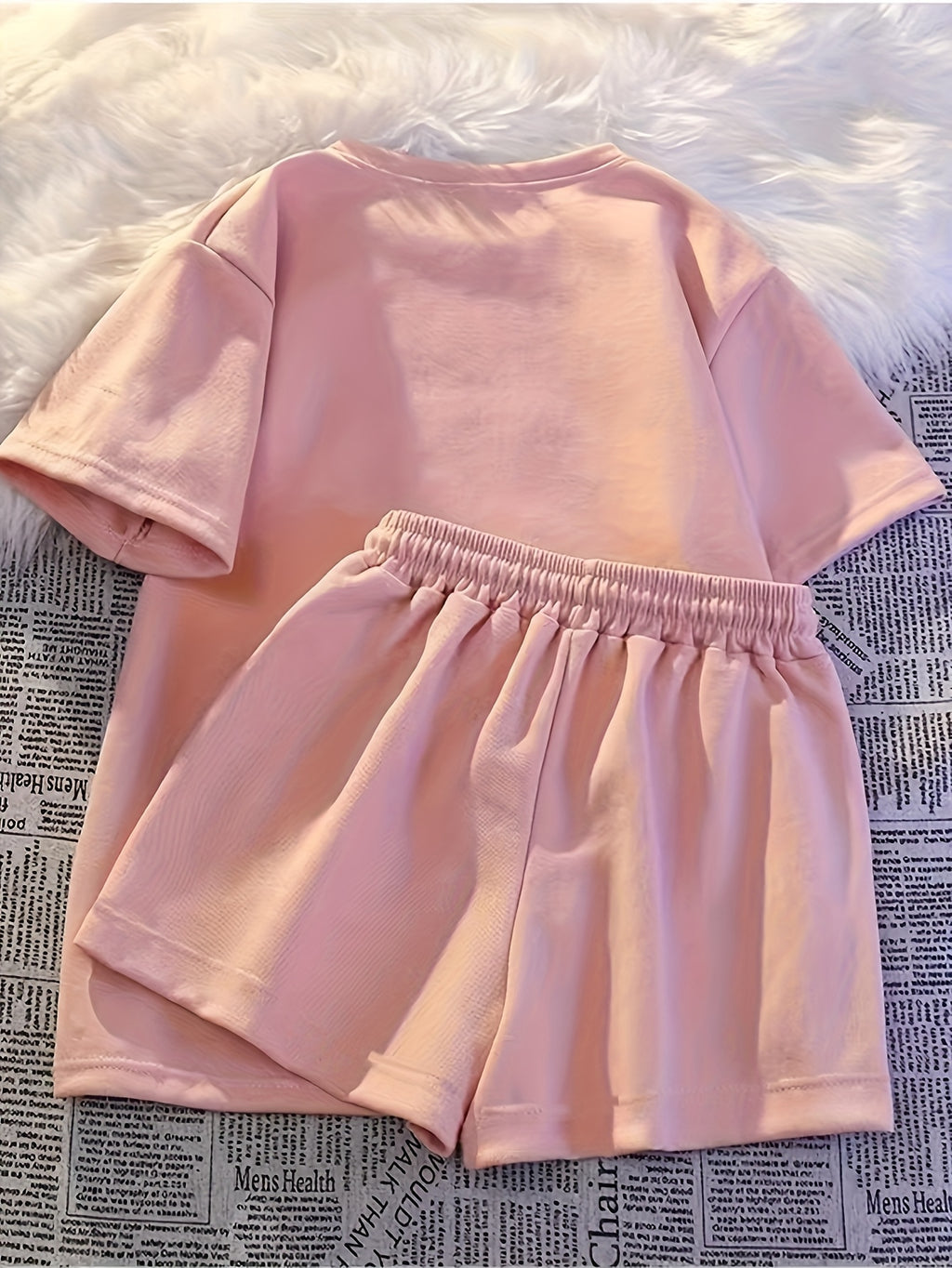 Casual Set: Breathable Short Sleeve Shorts Outfit with Print Design