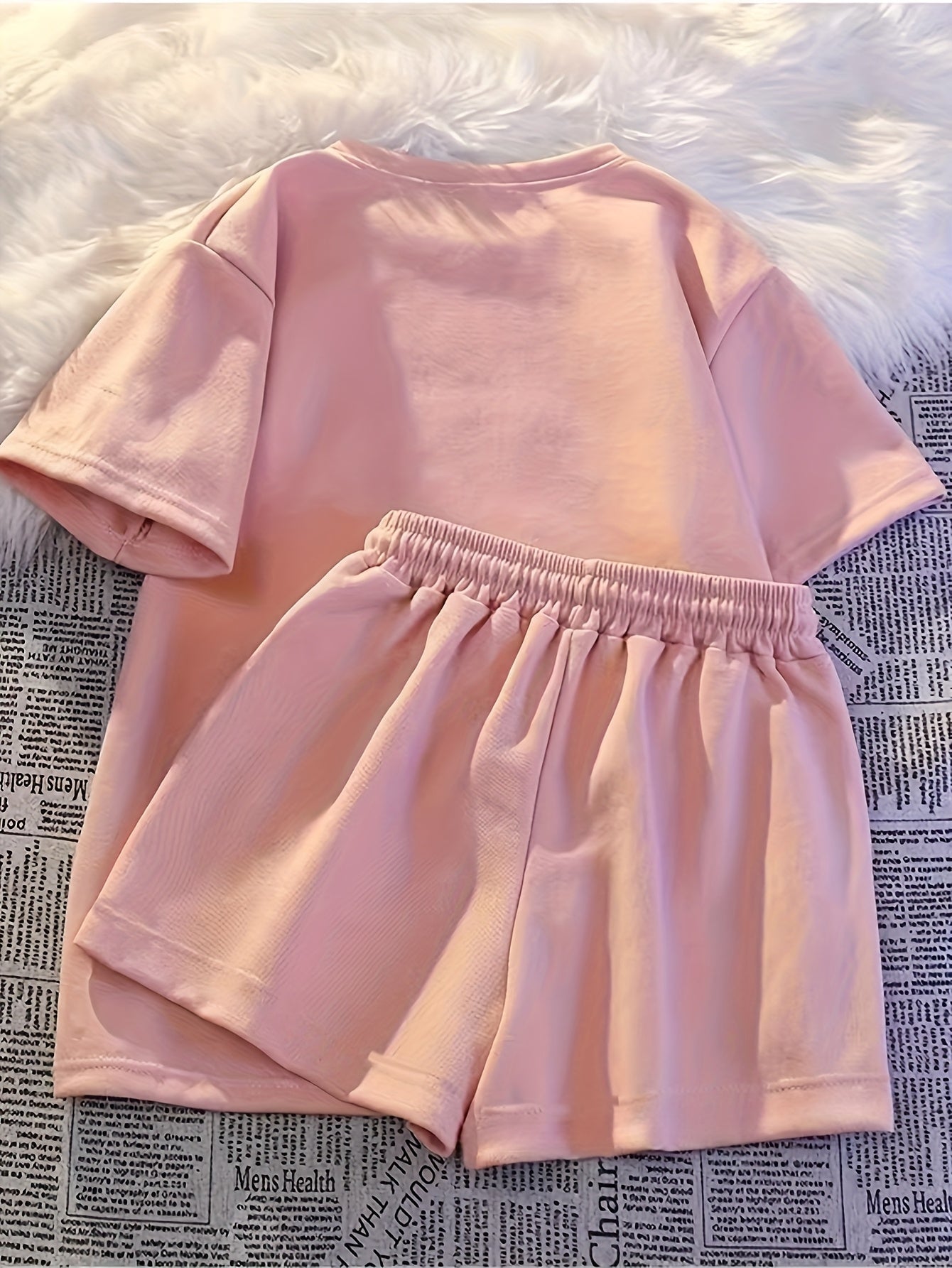 Casual Set: Breathable Short Sleeve Shorts Outfit with Print Design