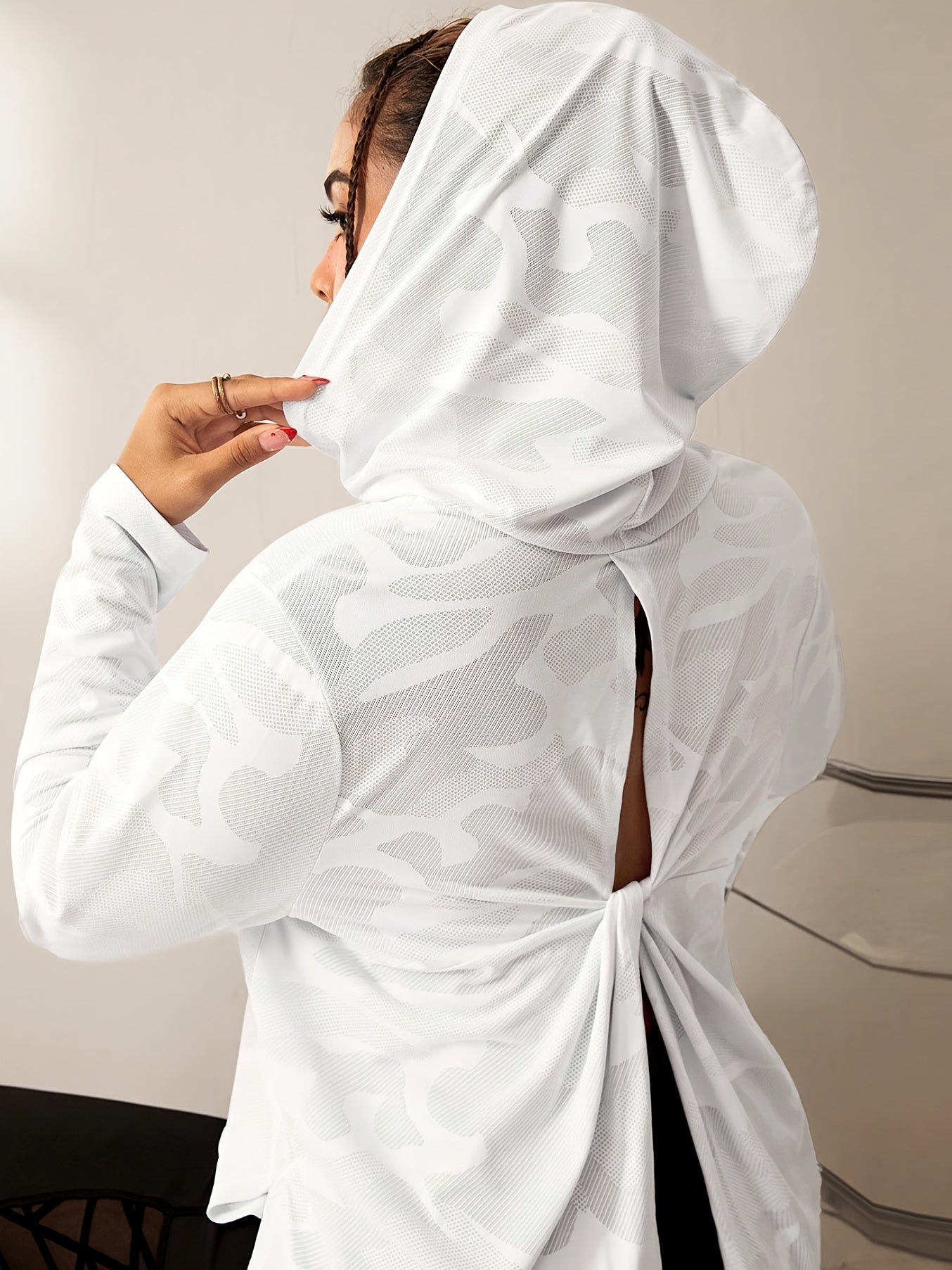 Hooded Sports Shirt Ultra-Thin Camouflage Loose Pullover with Split Back and Bow Design