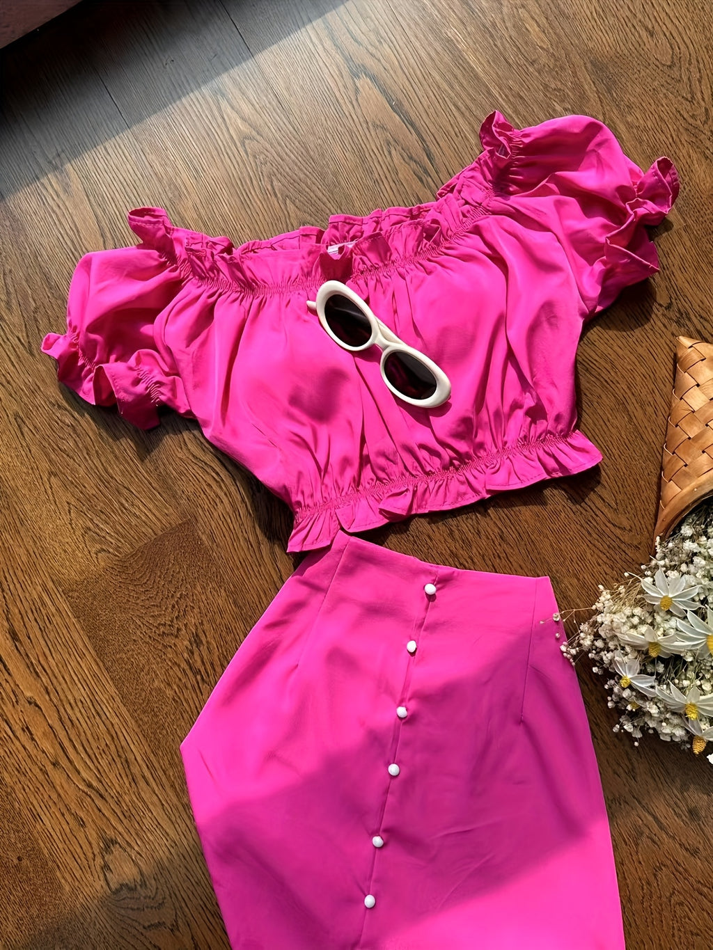 Summer Vacation Sexy One-Shoulder Cropped Top with a Midriff-Baring Design And a Long Bodycon Skirt Set.