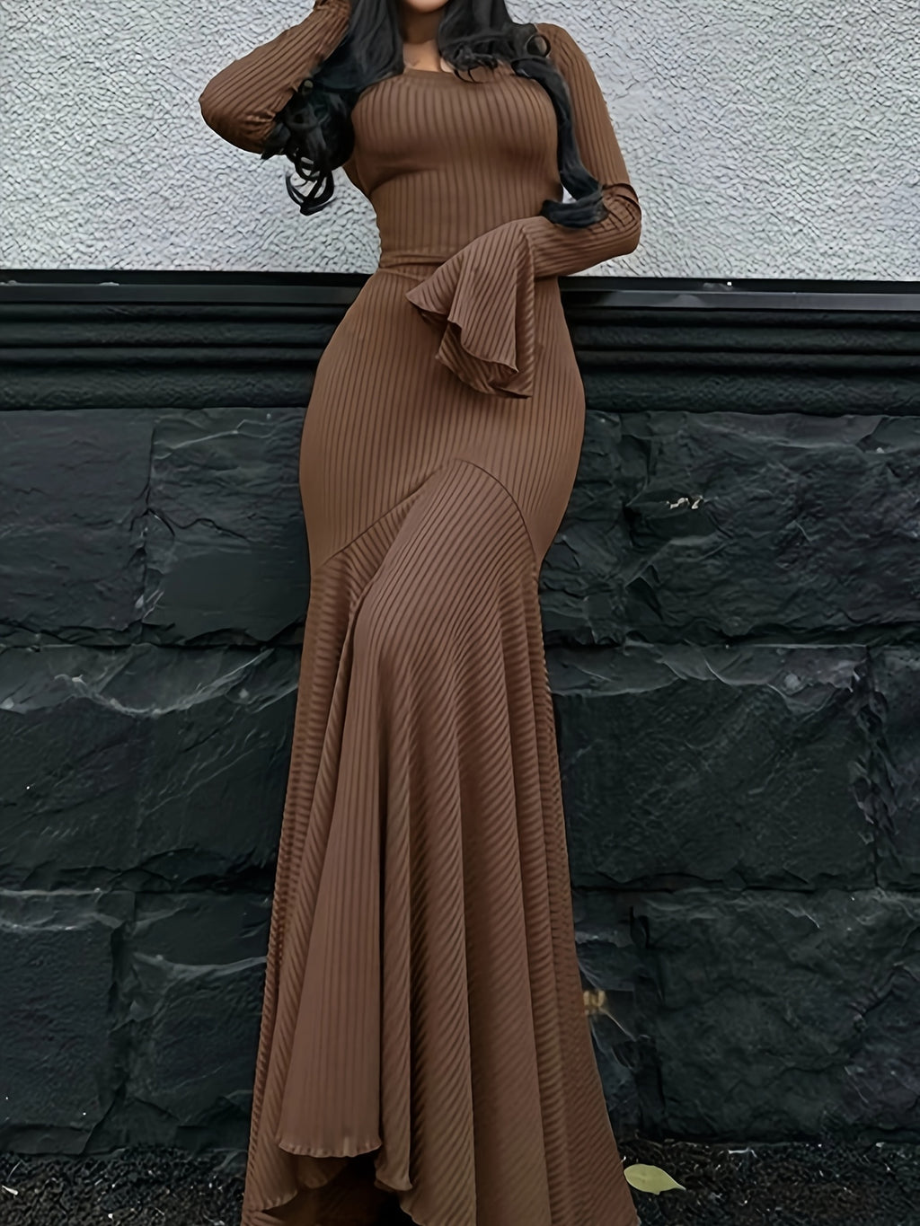 Style Round Neck Flared Sleeve Solid Color Mermaid Dress