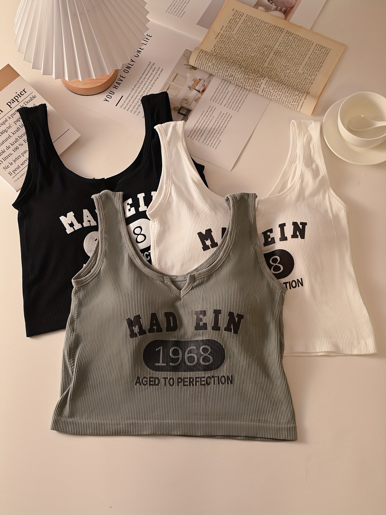 {3pcs} Sleeveless V-Neck Tank Tops with Built-In Bra Pads