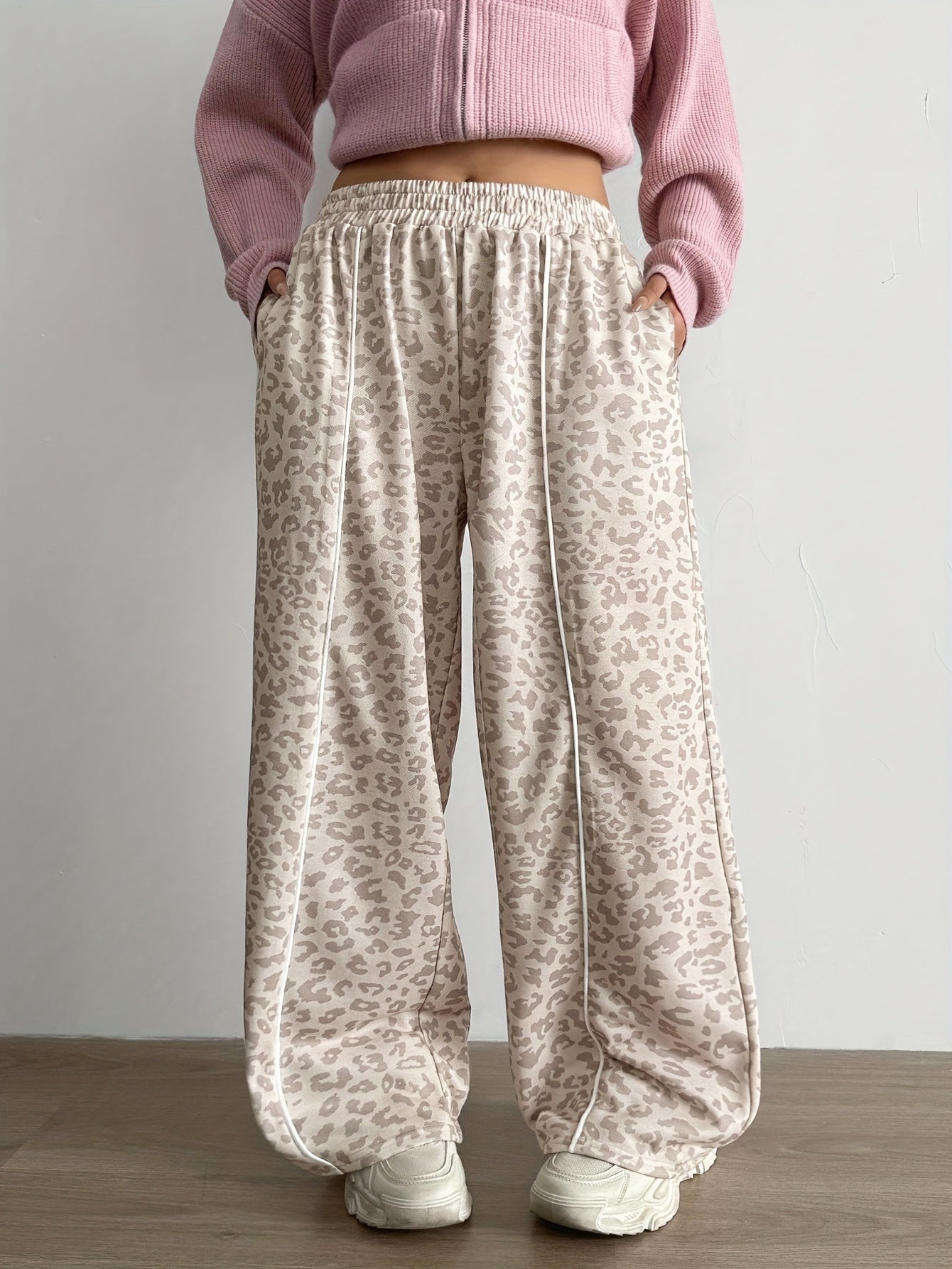 Leisure Pants with Color Block Leopard Print