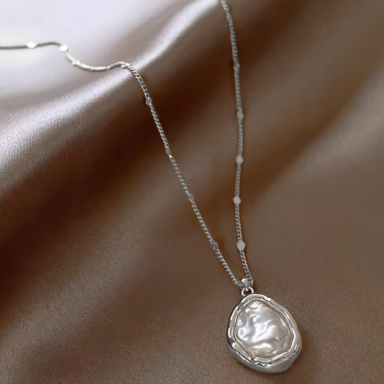 Copper Imitation Pearl Pendant Necklace