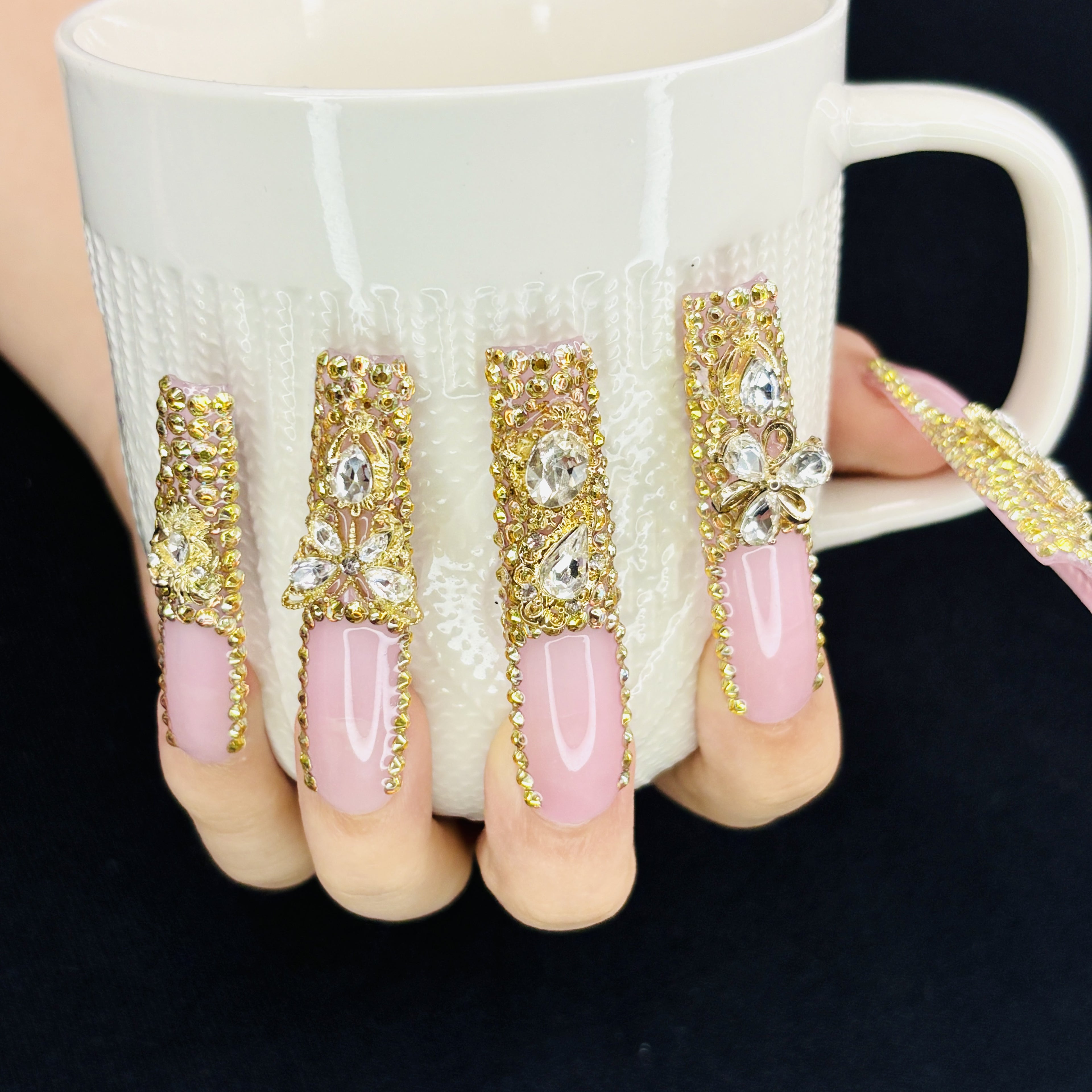 {10pcs} Gold Rhinestone Butterfly Press-On Nails
