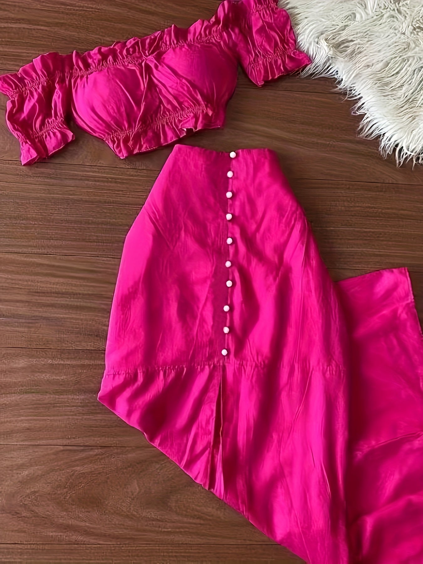 Summer Vacation Sexy One-Shoulder Cropped Top with a Midriff-Baring Design And a Long Bodycon Skirt Set.