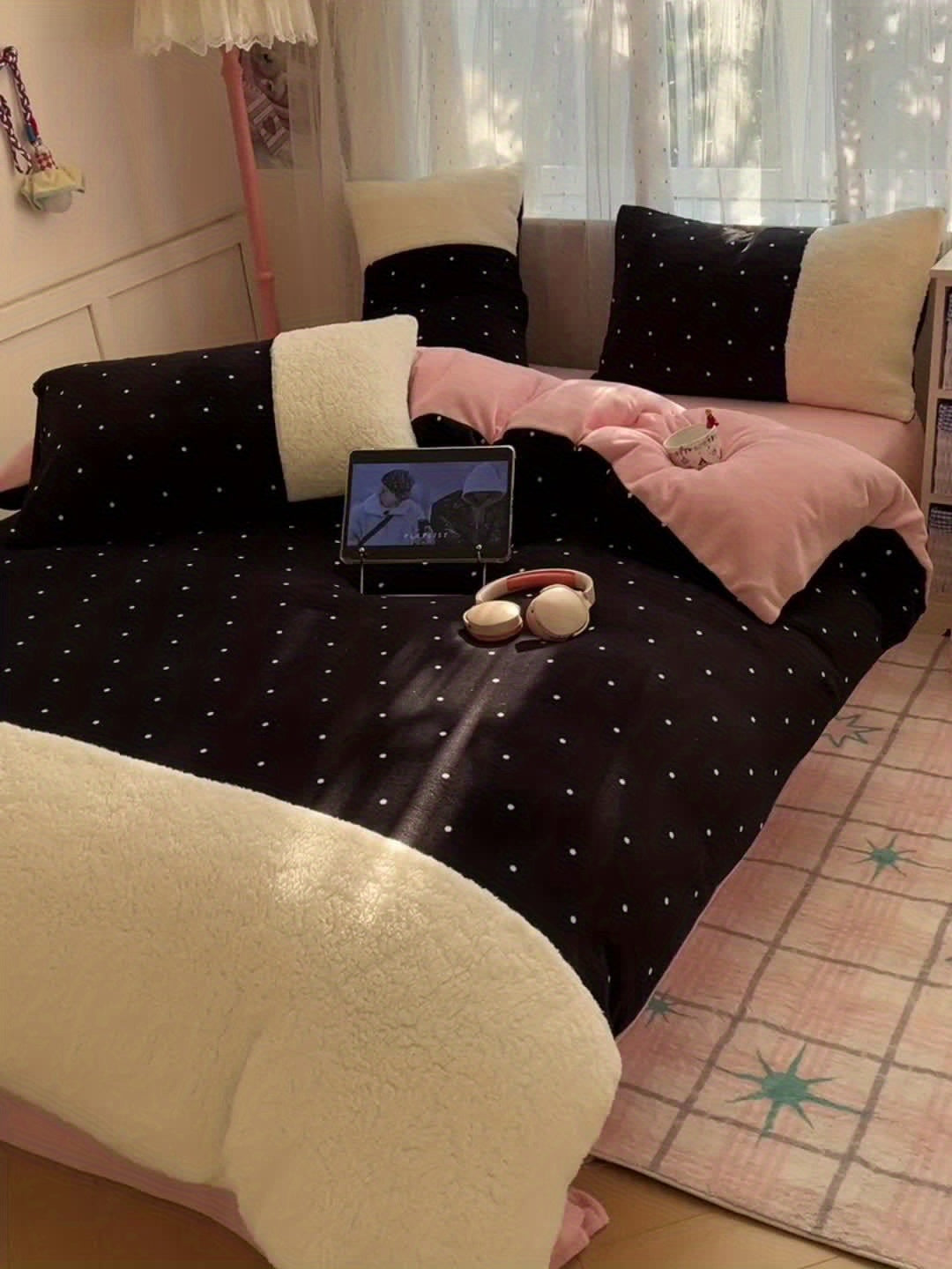 Milk Velvet Four-Piece Set with Spliced Duvet Cover in Two-Tone Color Scheme