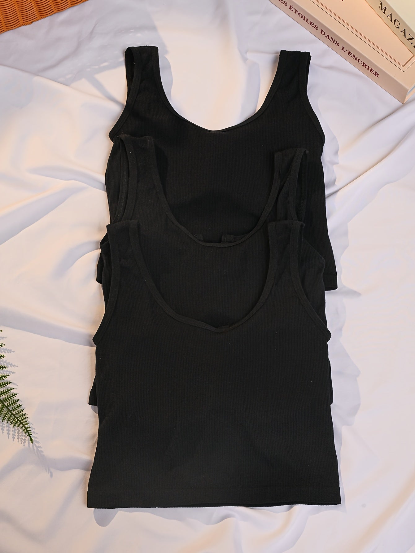 {3pcs} Sleeveless V-Neck Tank Tops with Built-In Bra Pads