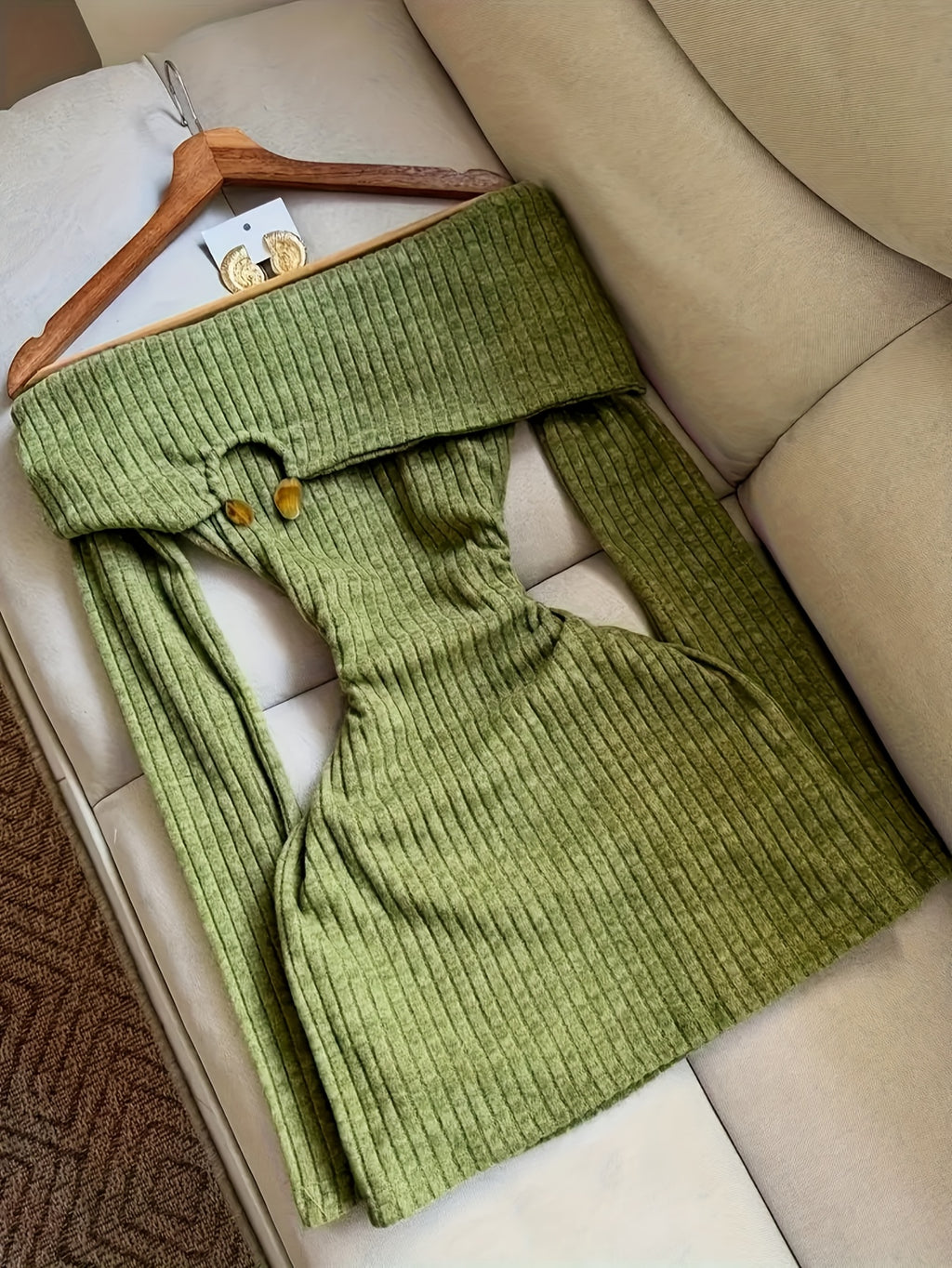 Women's Y2K Green Off-the-Shoulder Boat Neck Jumpsuit - Solid green floor-length party dress with short sleeves, machine washable formal & casual Outfit for spring/summer/fall events, beach parties, and Casual Attire - Elegan