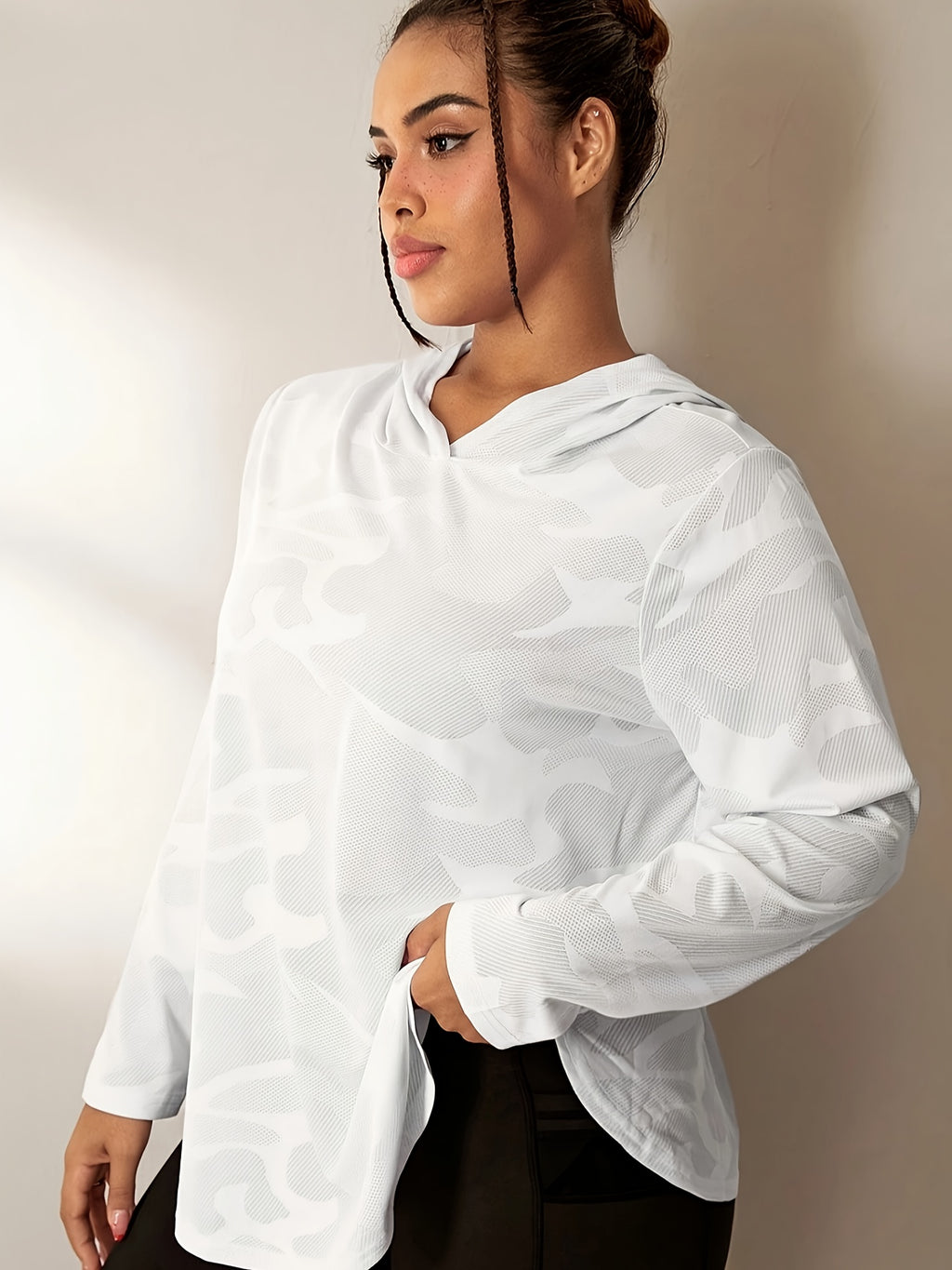 Hooded Sports Shirt Ultra-Thin Camouflage Loose Pullover with Split Back and Bow Design