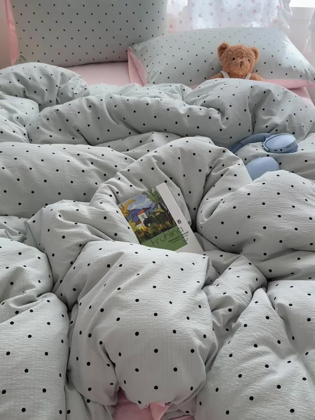 {4pcs} Polka Dot Soft Bedding Set