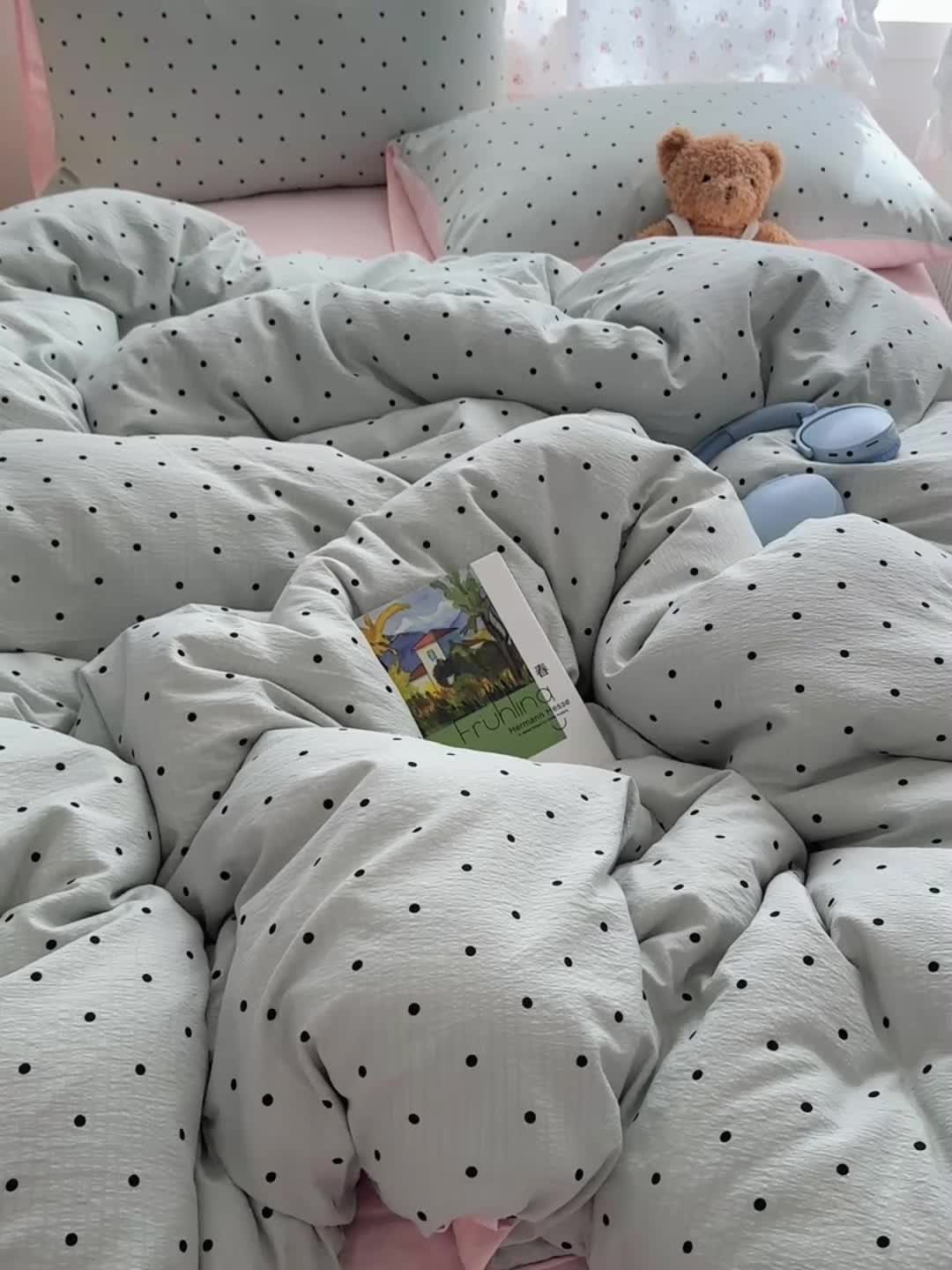 {4pcs} Polka Dot Soft Bedding Set