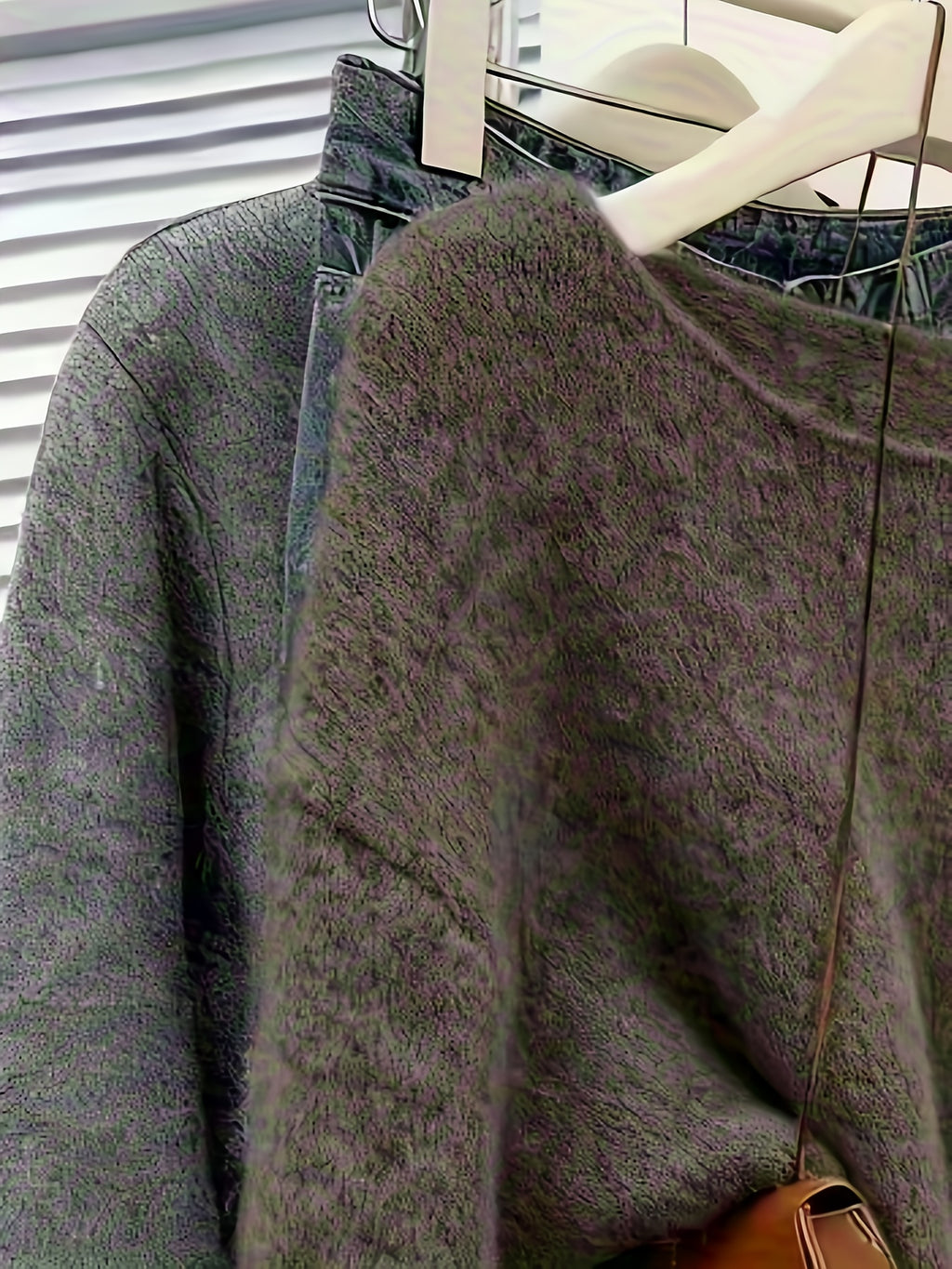 2025 New Christmas Casual Versatile Pullover Soft Short Sweater for Women Autumn Winter Base Layer