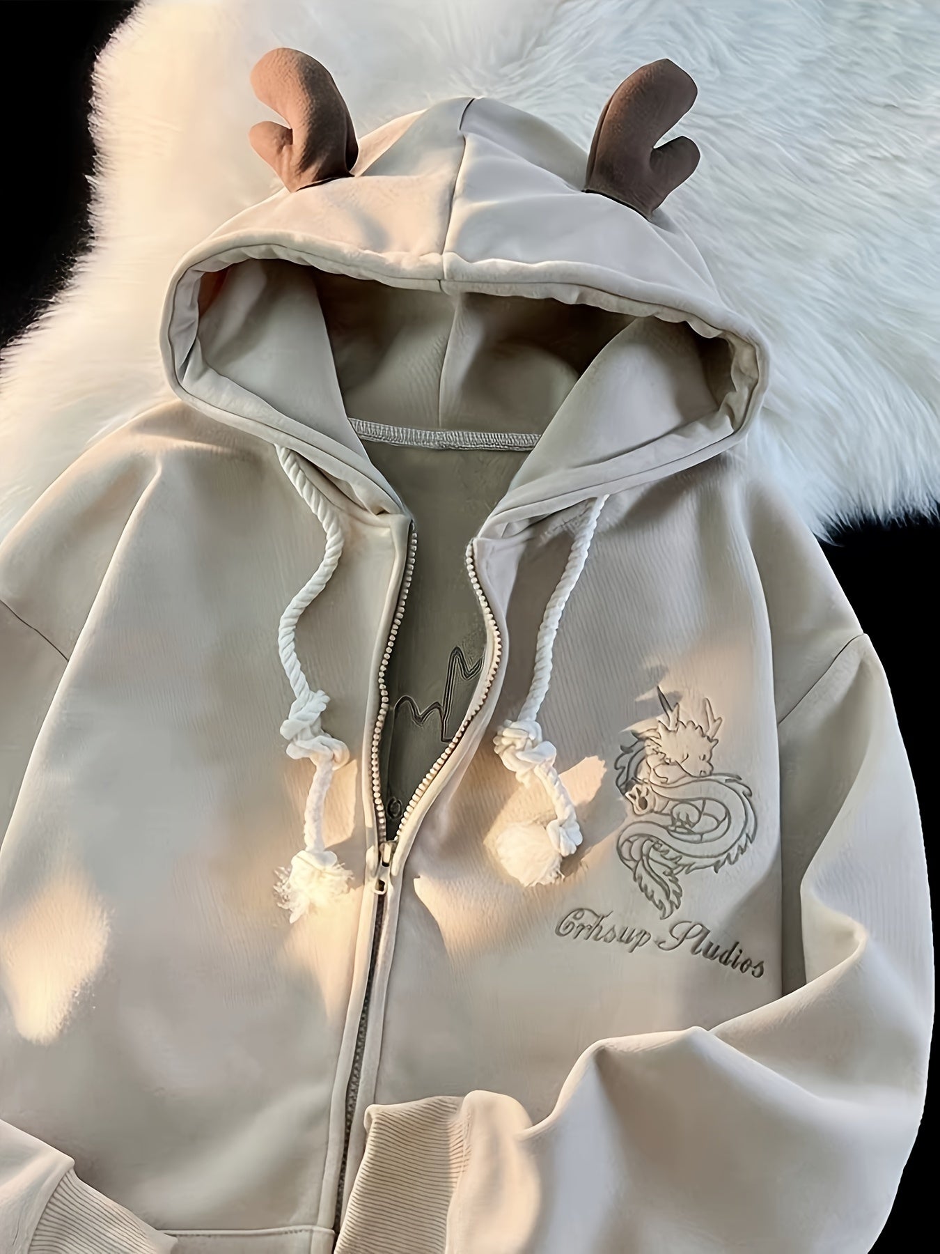 Women's Thick Fleece-Lined Hooded Sweatshirt with Intricate Dragon & Star Embroidery - Cozy Winter Pullover, Machine Washable Casual Outerwear, Cute Sweatshirts, Autumn Wardrobe, Trendy Hooded Top, Soft Fabric Construction