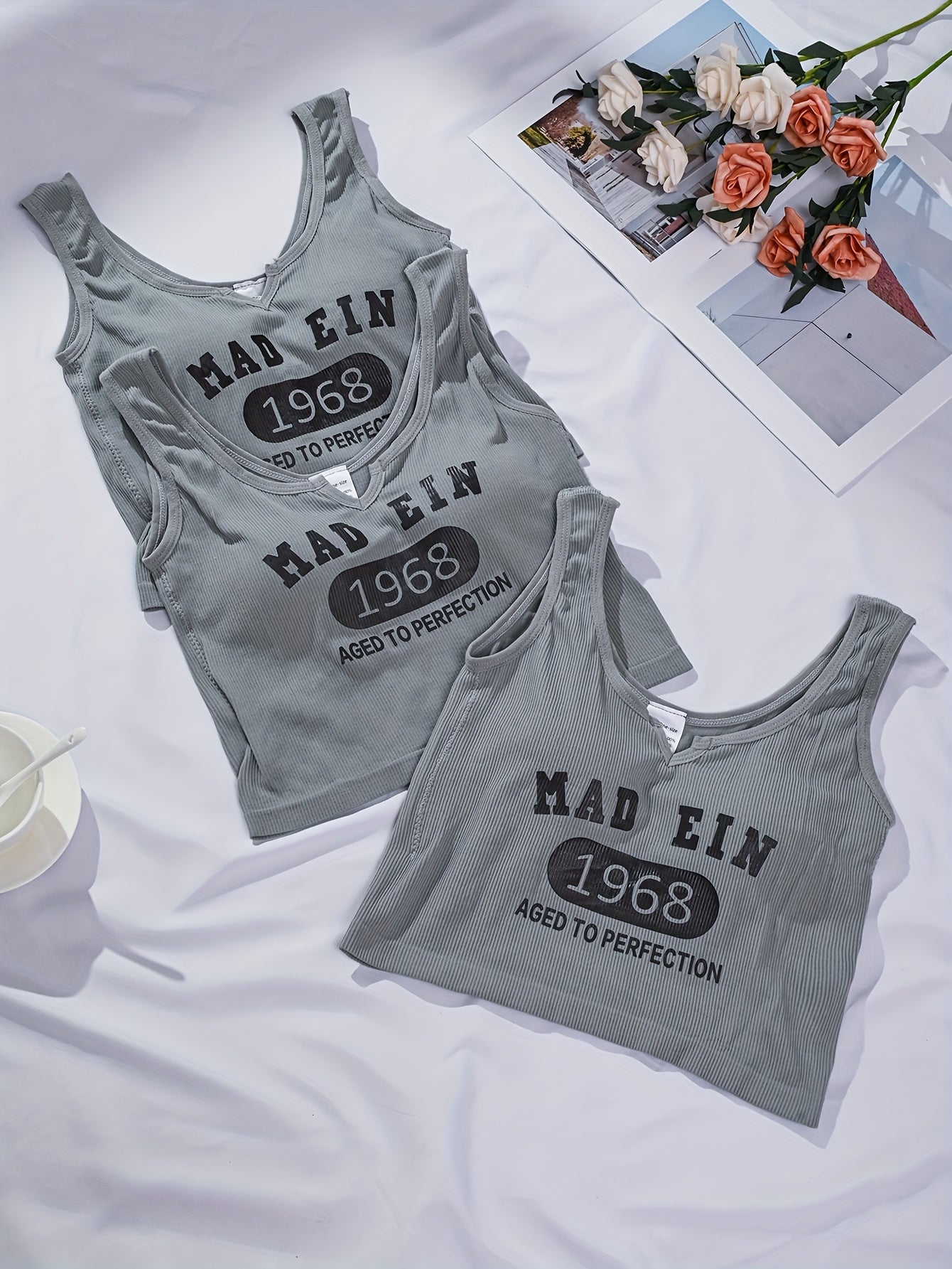 {3pcs} Sleeveless V-Neck Tank Tops with Built-In Bra Pads