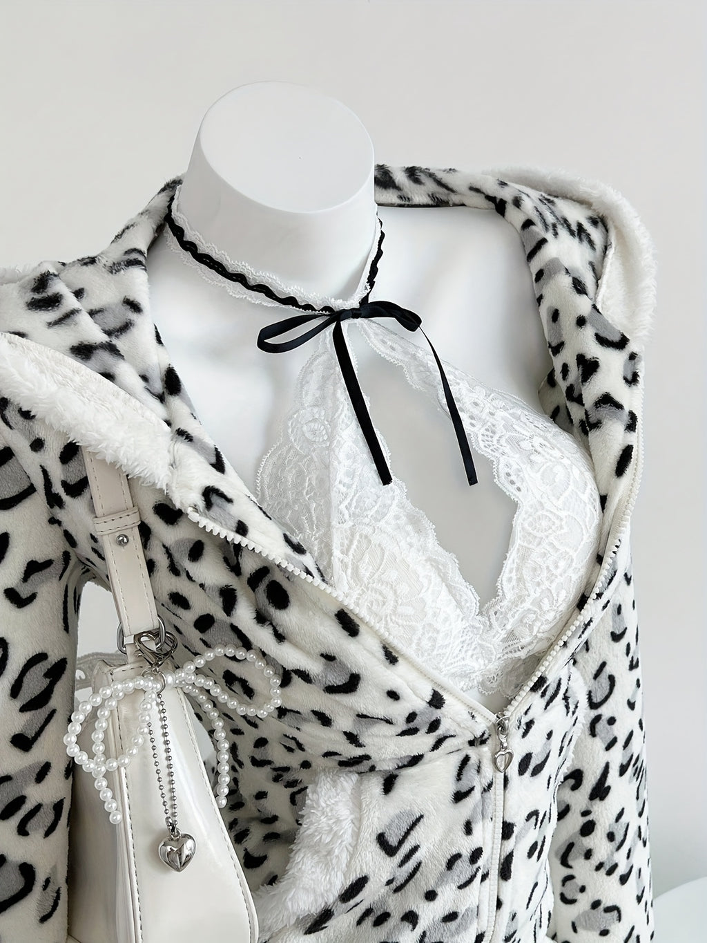 1pc Women'S Soft Fleece Hooded Jacket with & Leopard Print - Cozy Winter Warmth, Full-Zip Casual Outerwear, // Animal Pattern, Machine Washable