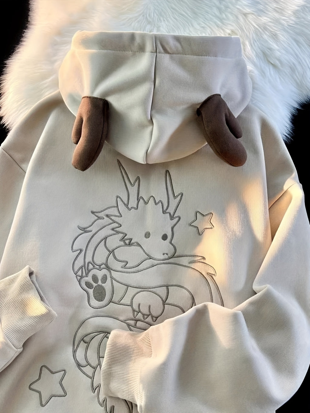 Women's Thick Fleece-Lined Hooded Sweatshirt with Intricate Dragon & Star Embroidery - Cozy Winter Pullover, Machine Washable Casual Outerwear, Cute Sweatshirts, Autumn Wardrobe, Trendy Hooded Top, Soft Fabric Construction