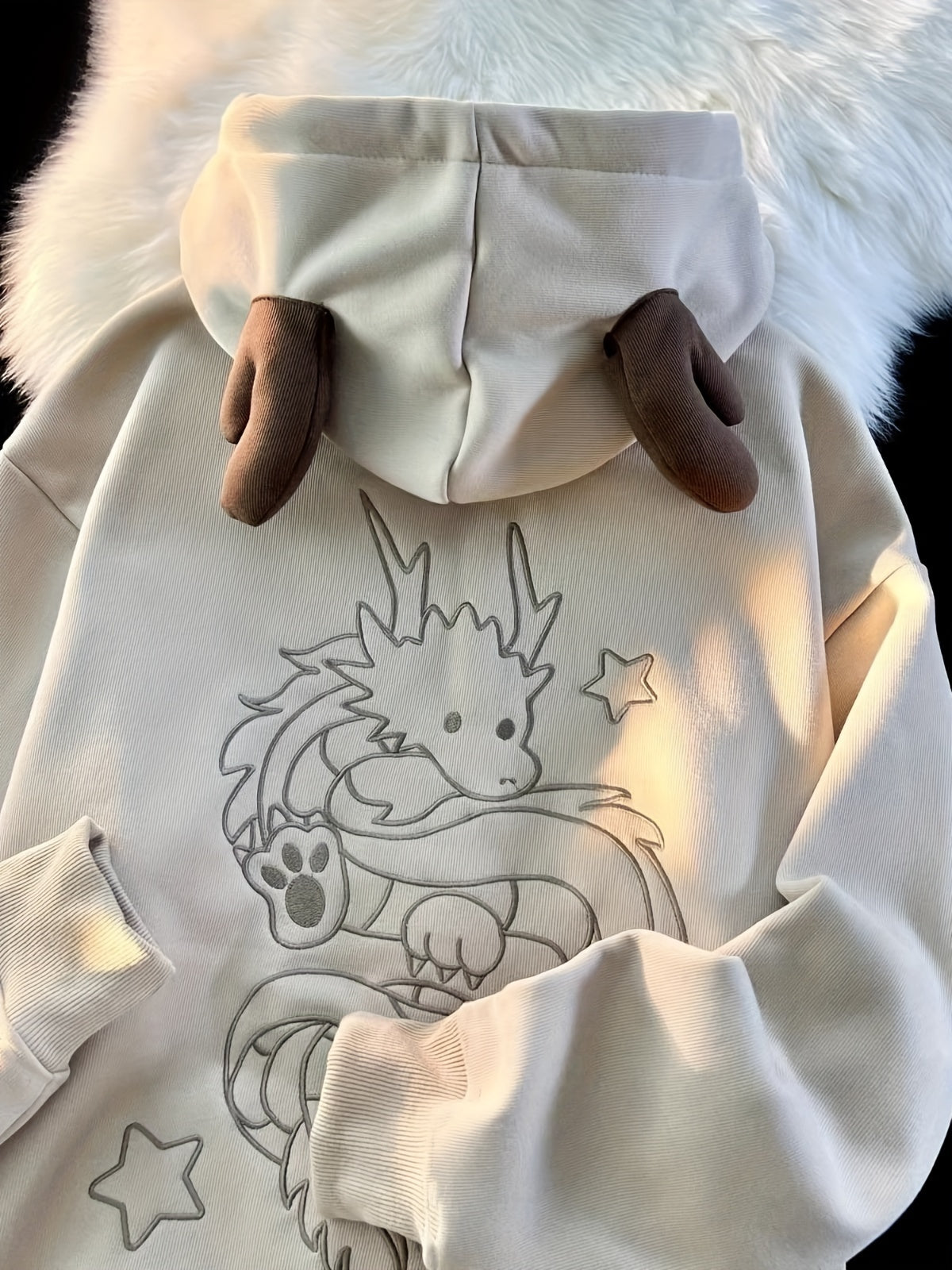 Women's Thick Fleece-Lined Hooded Sweatshirt with Intricate Dragon & Star Embroidery - Cozy Winter Pullover, Machine Washable Casual Outerwear, Cute Sweatshirts, Autumn Wardrobe, Trendy Hooded Top, Soft Fabric Construction