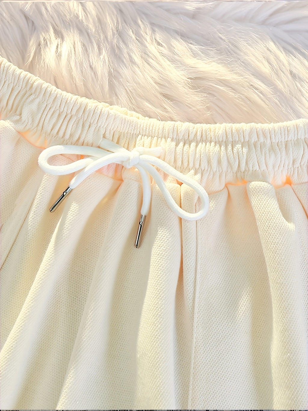 Casual Set: Breathable Short Sleeve Shorts Outfit with Print Design