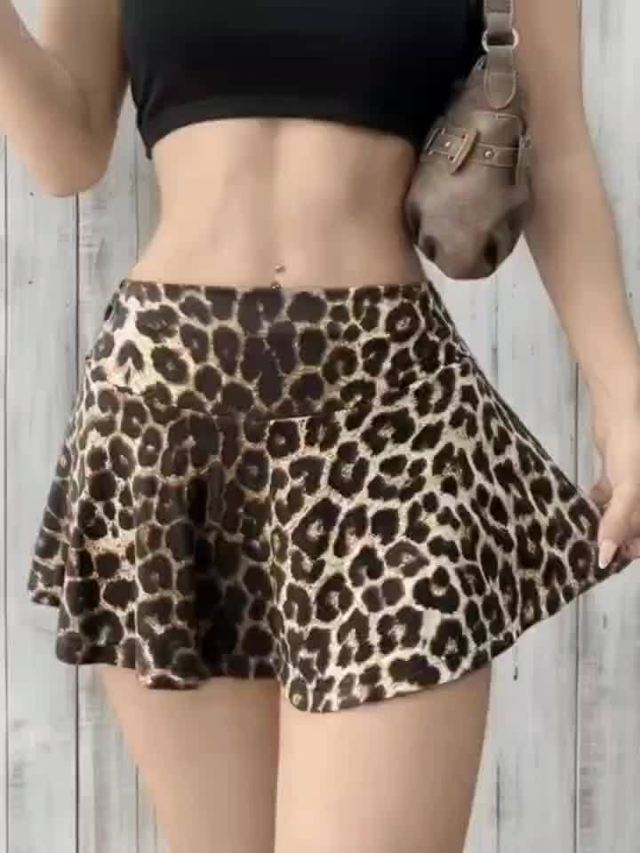 Stretchy Leopard Print Skort