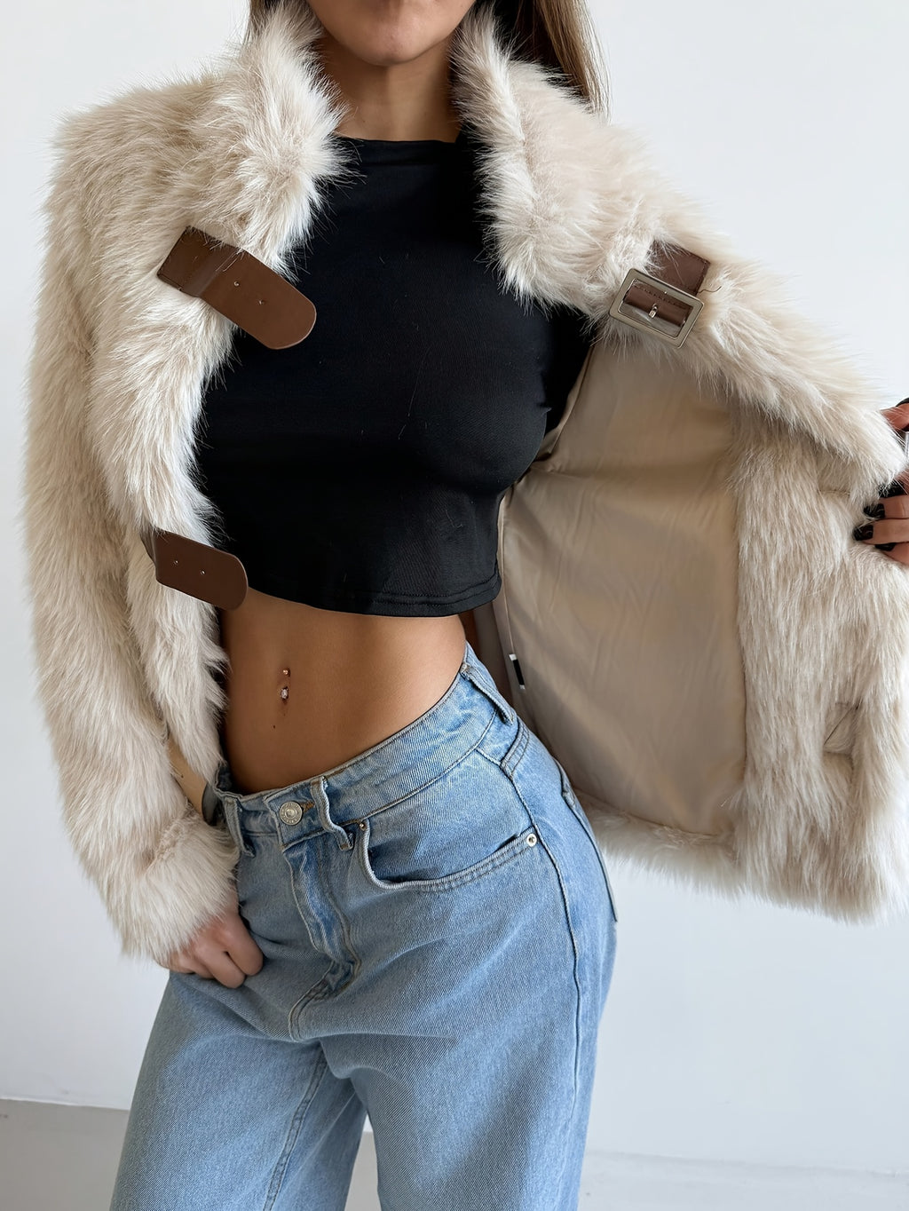 Warm and Stylish Faux Fur Coat for Women - Plush High Collar Open Front Jacket Suitable for Autumn and Winter Outings