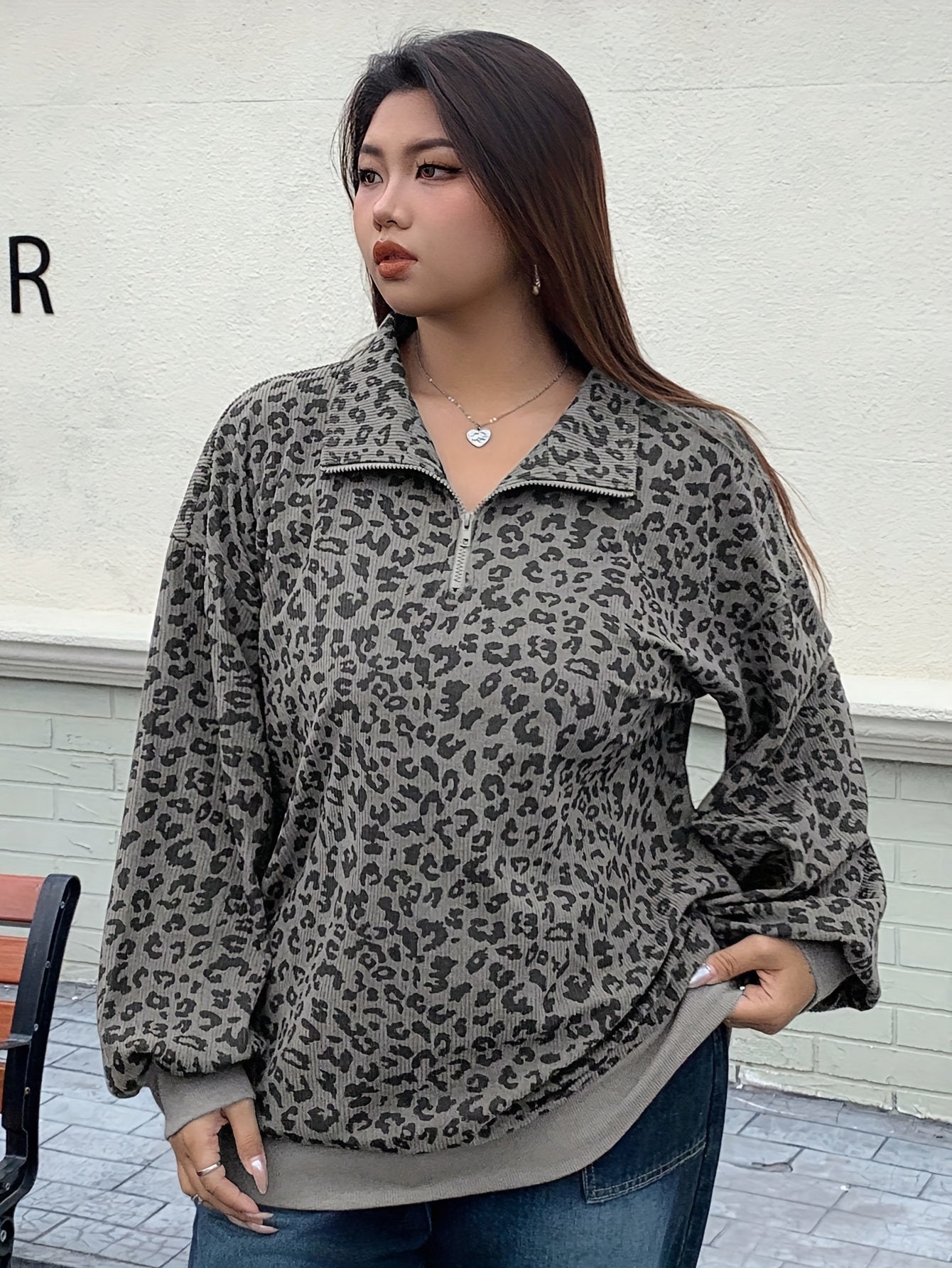 Oversized Corduroy-Textured Leopard Print Sweatshirt