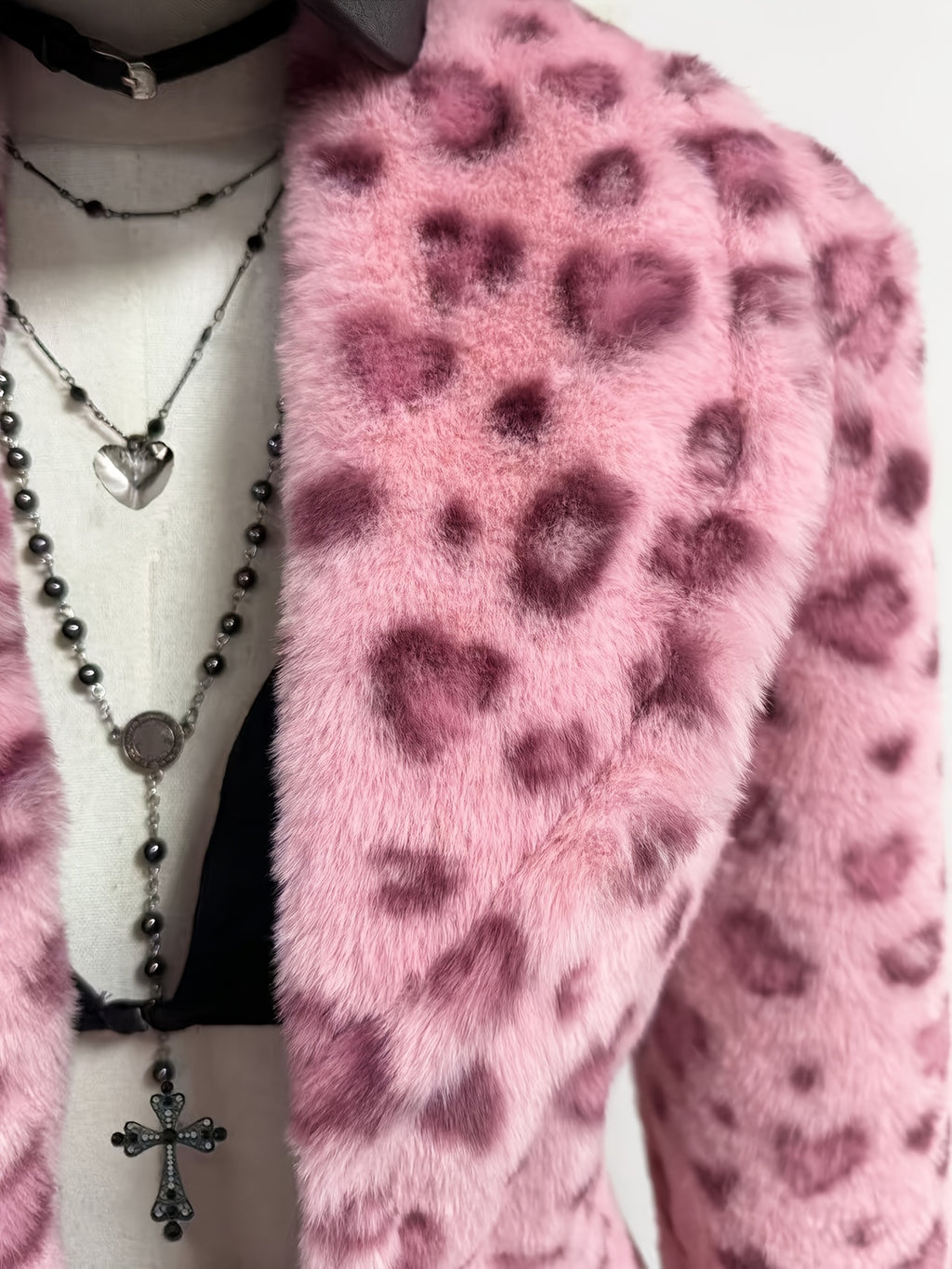 Women's Retro 80s Inspired Pink & Black Leopard Print Lapel Collar Blazer Jacket - Faux Fur Trim, Structured Lapel Collar, Machine Washable All-Season Outerwear with Faux Fur Hem & Trim, Elegant A-Line Silhouette for Layering