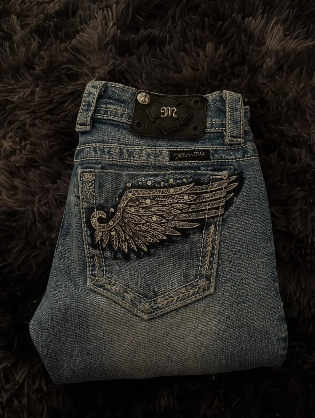 Wings Embroidered High-Waist Jeans