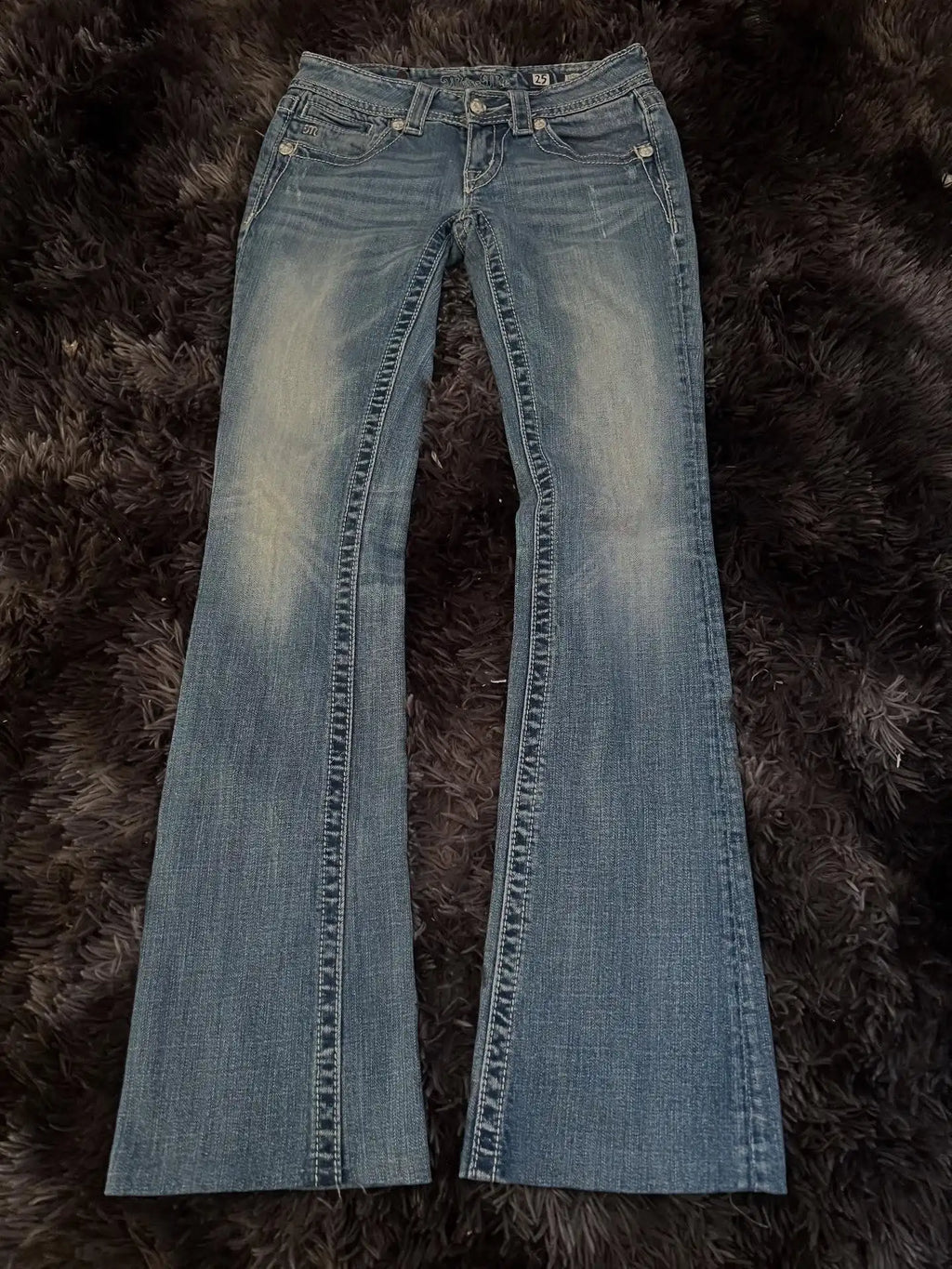 Wings Embroidered High-Waist Jeans