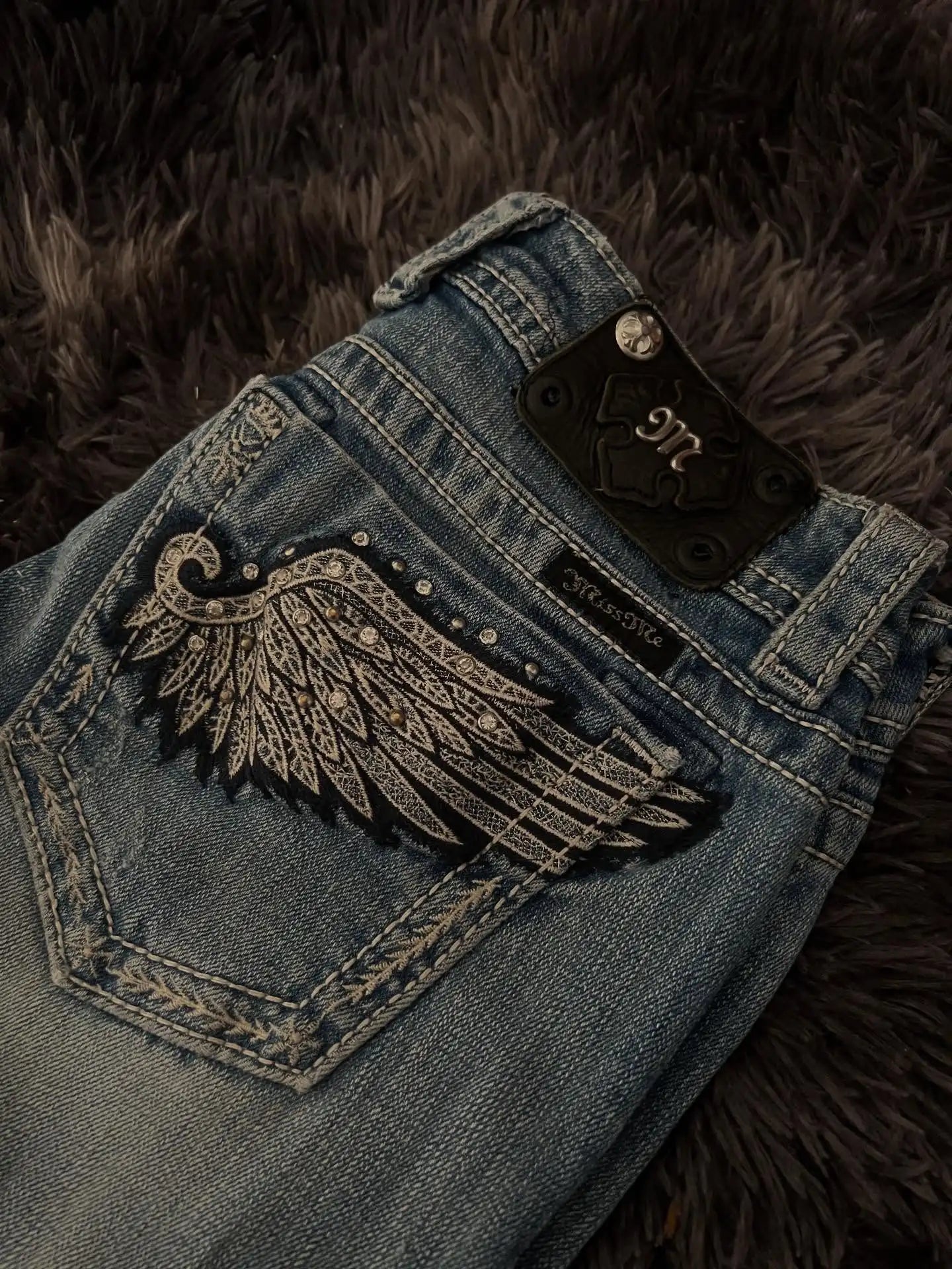 Wings Embroidered High-Waist Jeans
